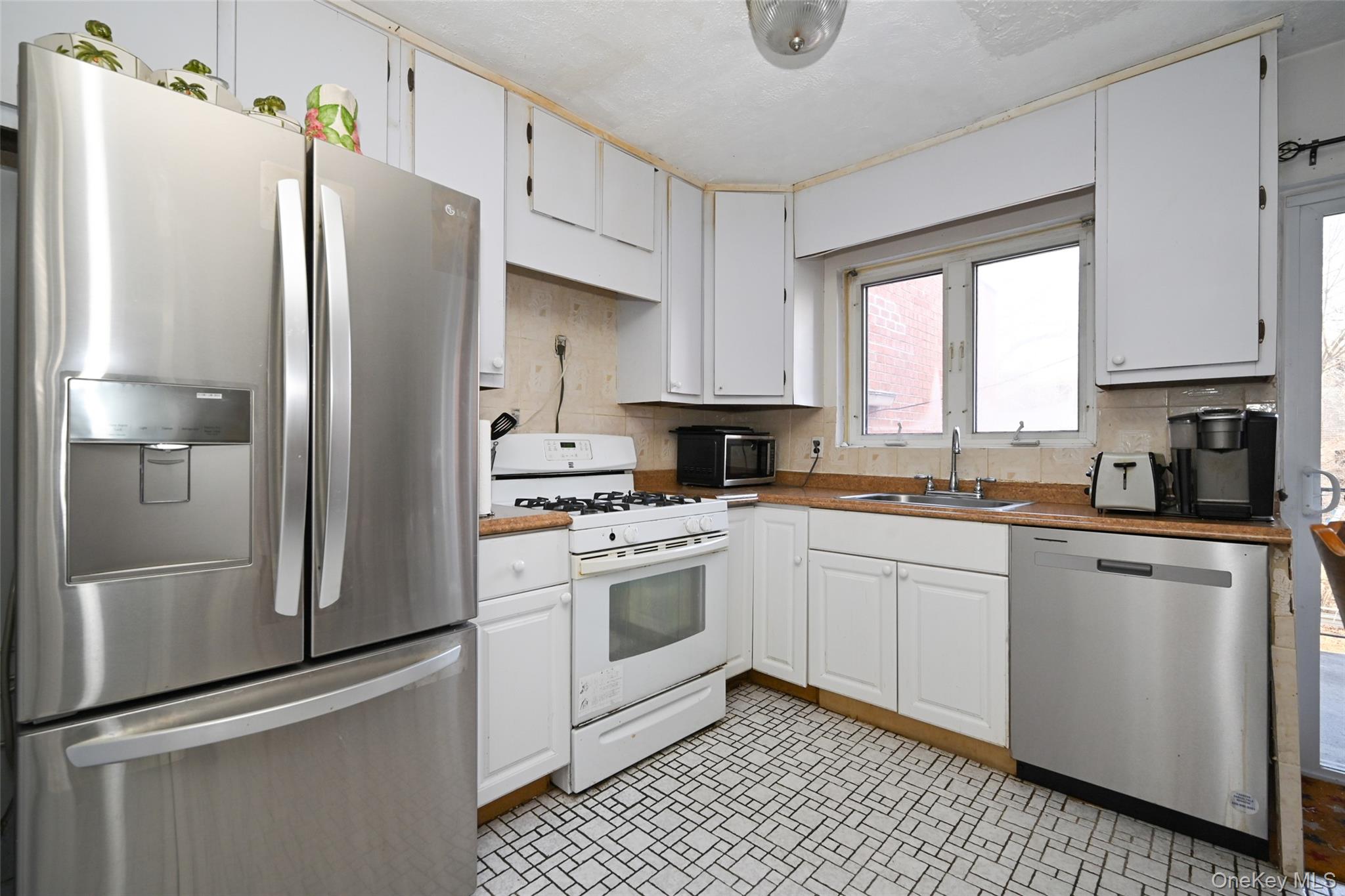 #3 photo, 40-29 216th Street, Bayside , NY 11361