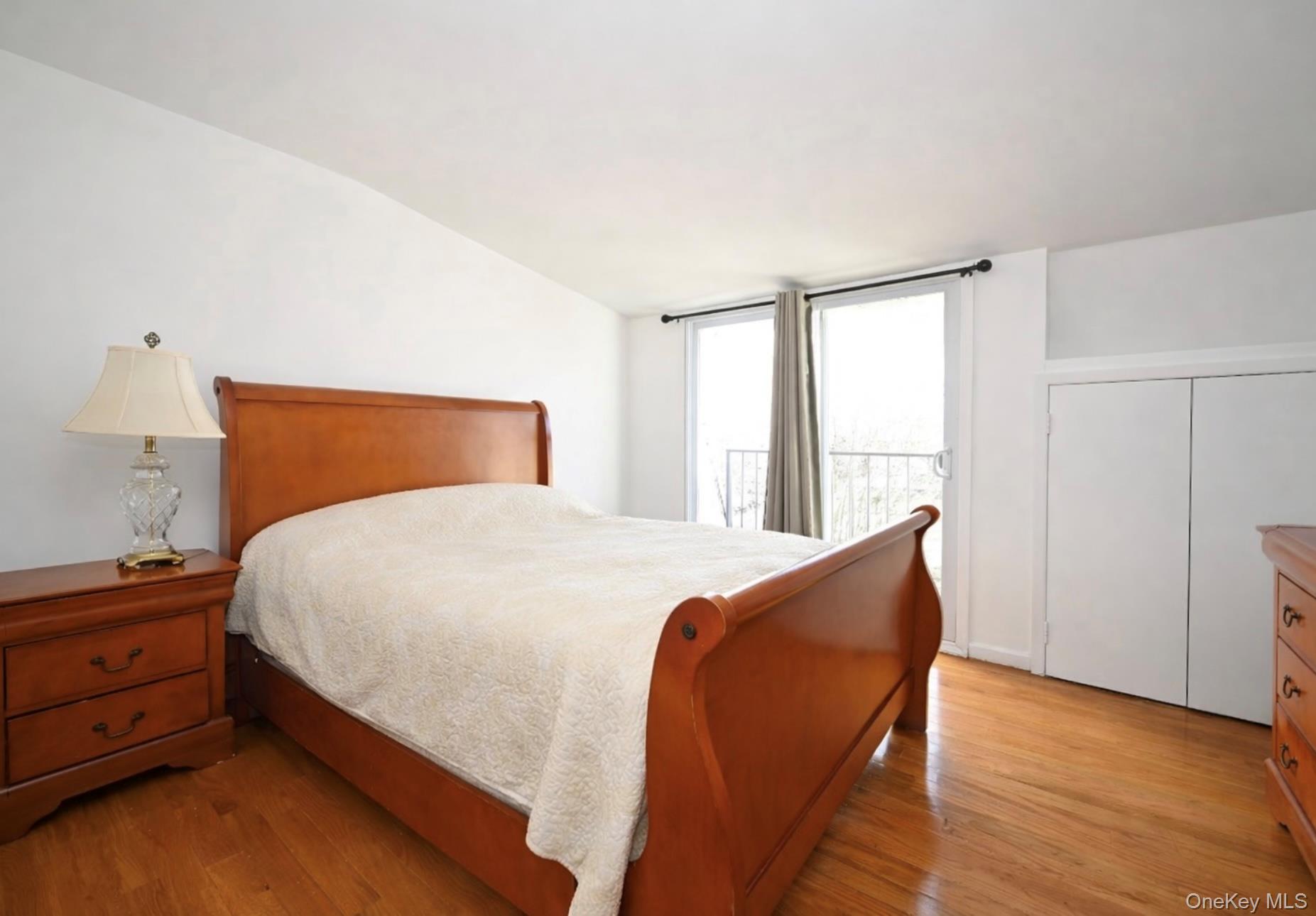 #8 photo, 40-29 216th Street, Bayside , NY 11361