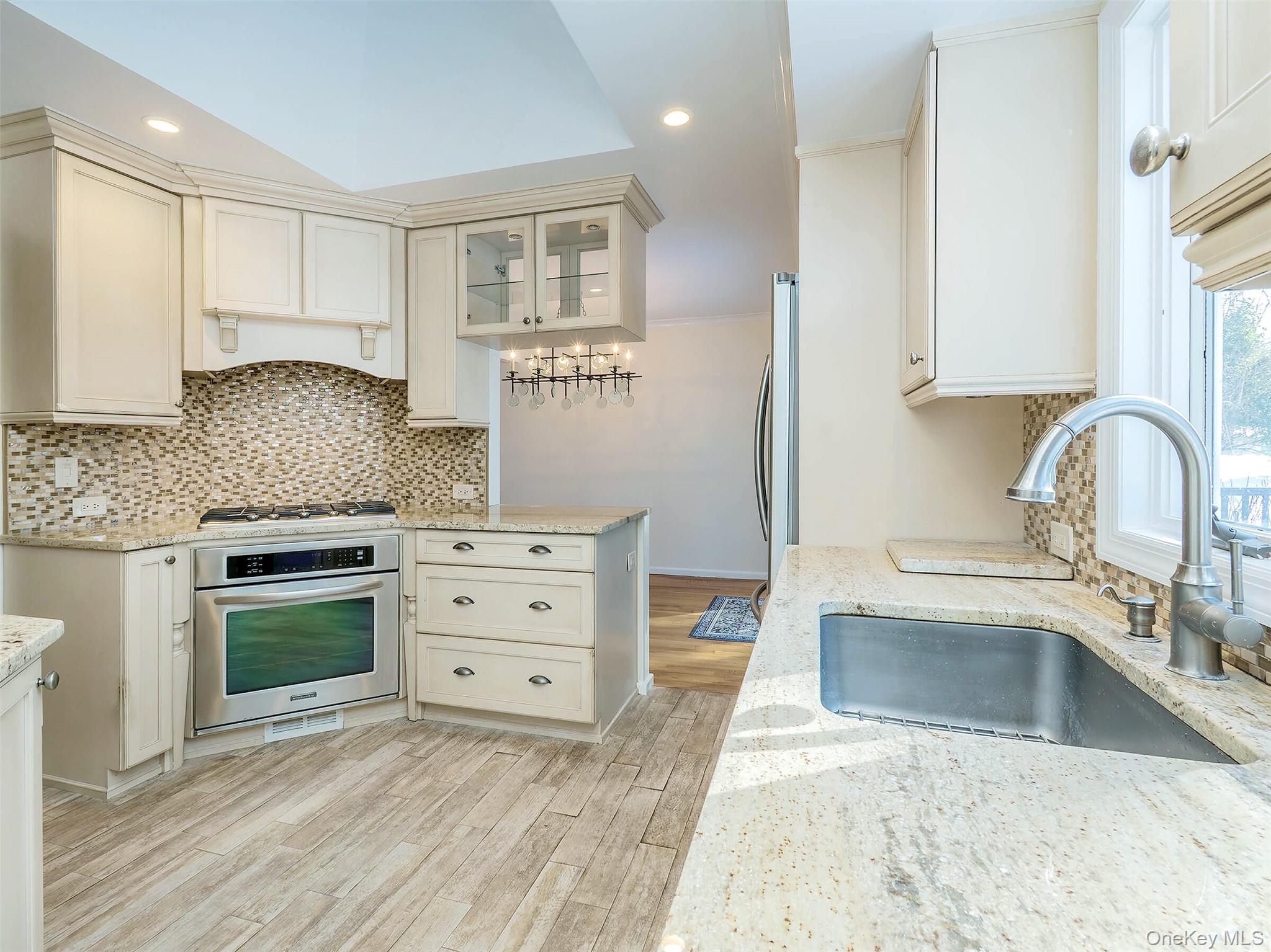 #10 photo, 4 Chevy Chase Road, Huntington , NY 11743