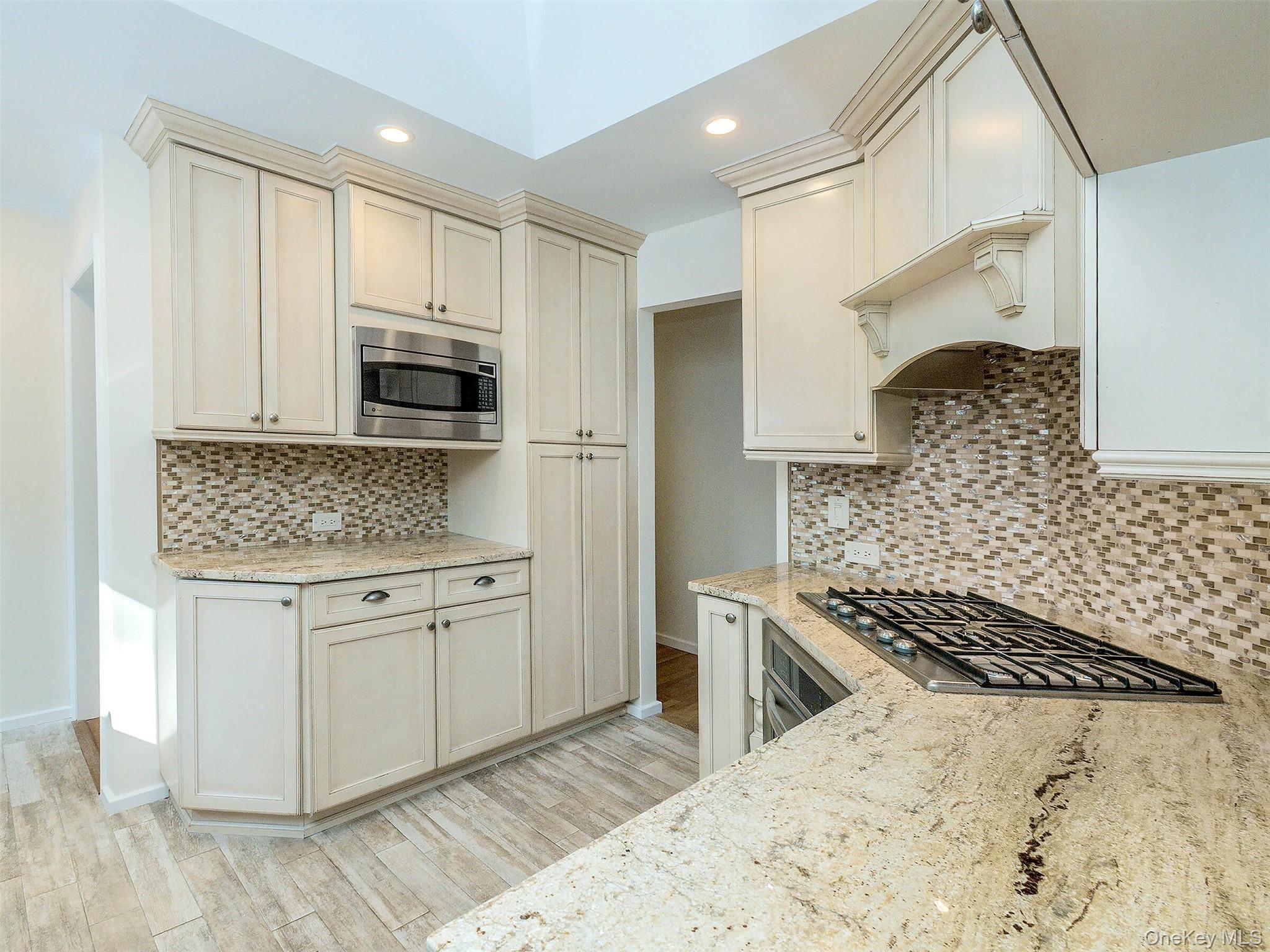 #12 photo, 4 Chevy Chase Road, Huntington , NY 11743