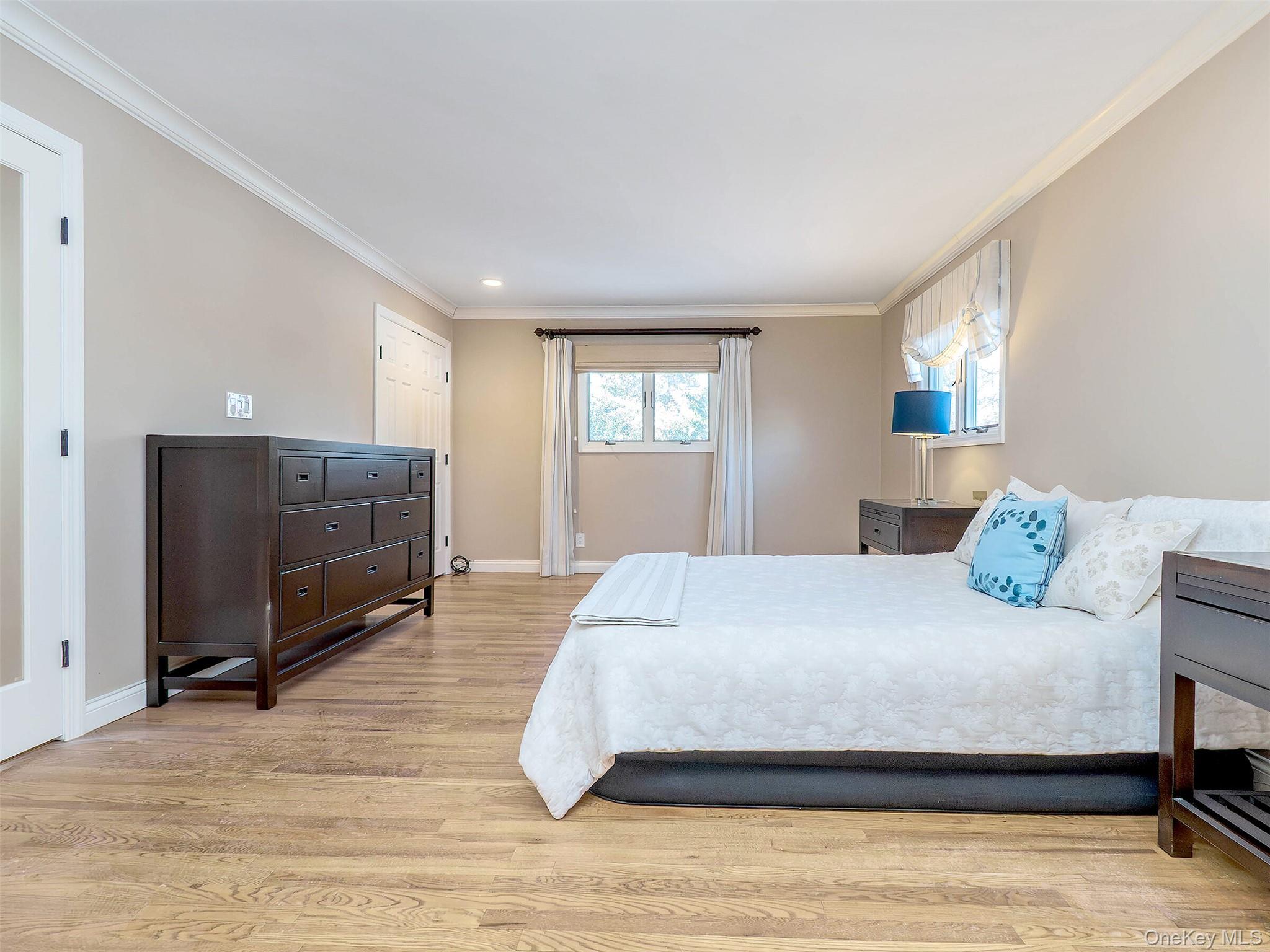 #16 photo, 4 Chevy Chase Road, Huntington , NY 11743