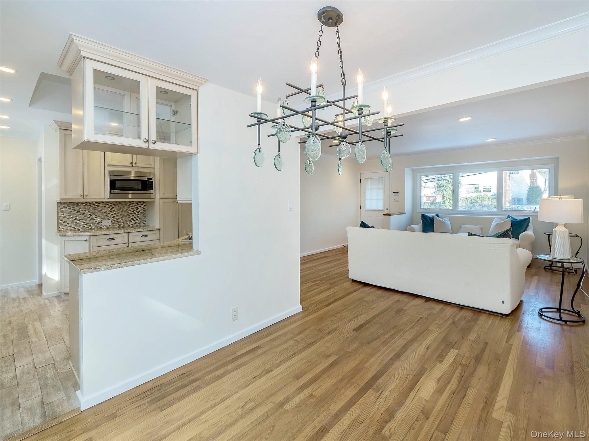 #6 photo, 4 Chevy Chase Road, Huntington , NY 11743