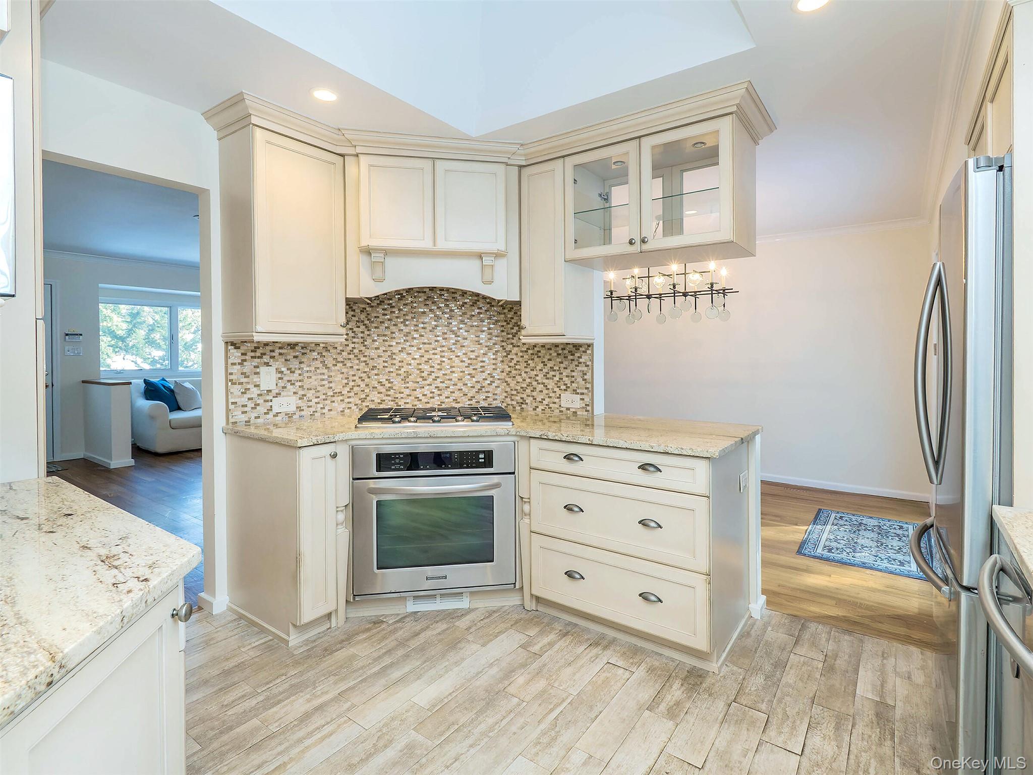 #9 photo, 4 Chevy Chase Road, Huntington , NY 11743