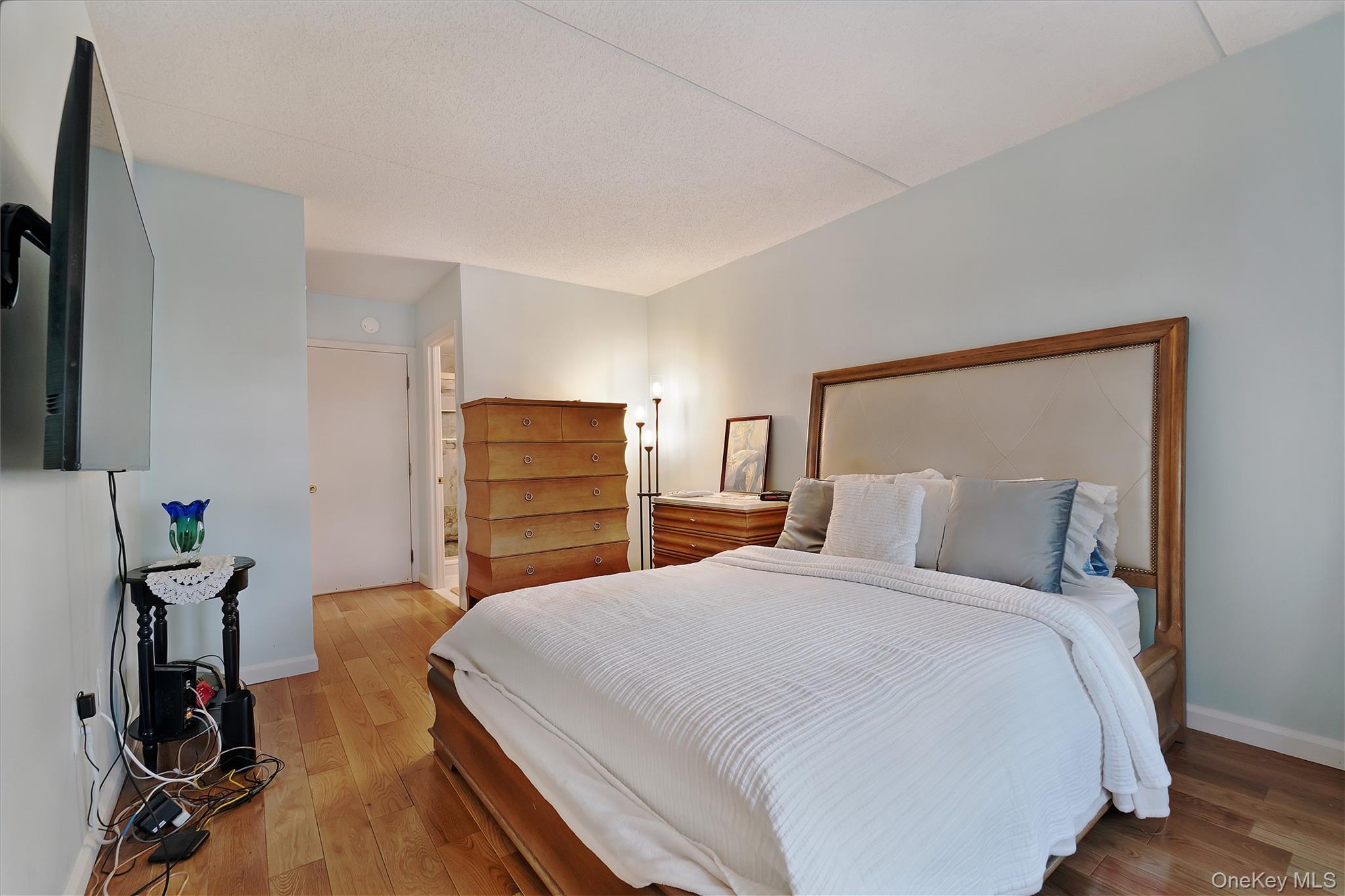 #8 photo, 109 Beach 61st Street, Arverne , NY 11692