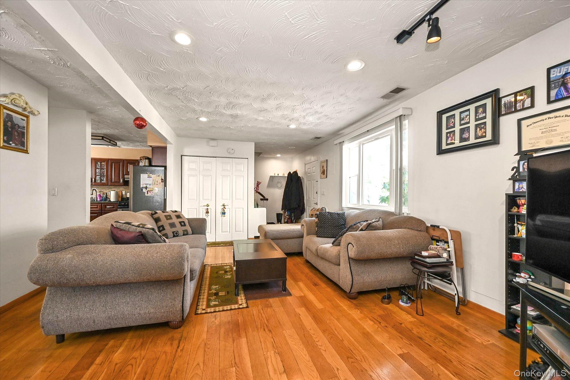 #4 photo, 68-57 Cloverdale Boulevard, Bayside , NY 11364