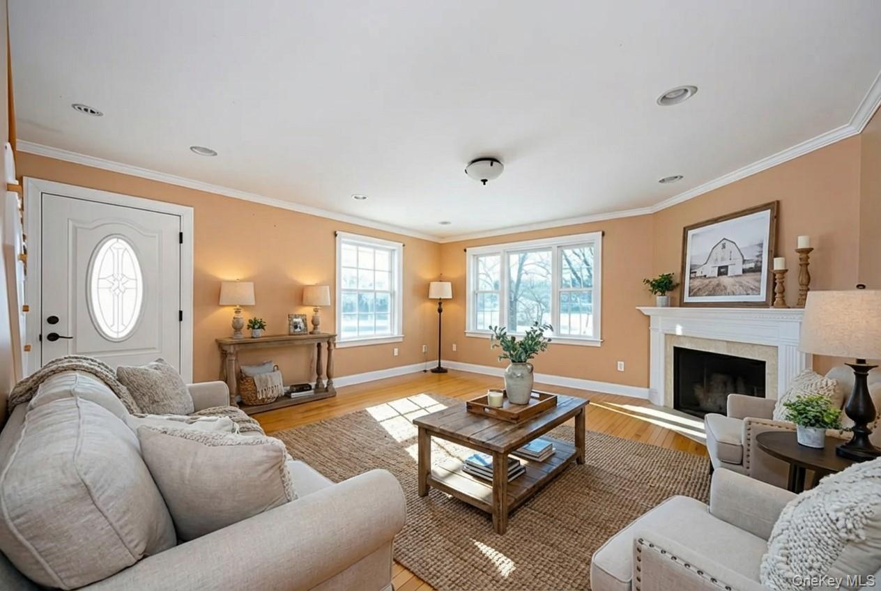 #2 photo, 3 Mansion Drive, Hyde Park , NY 12538