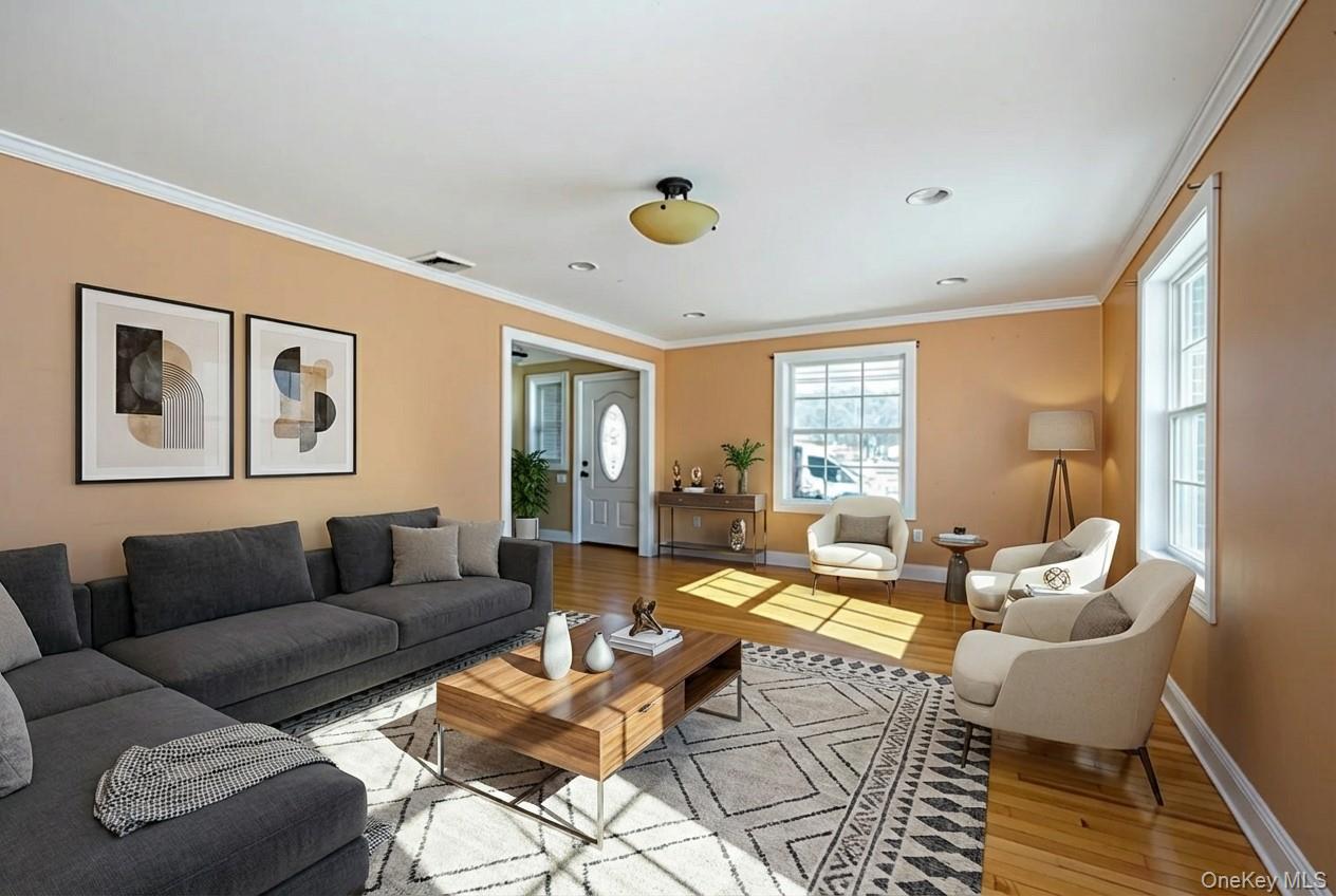 #9 photo, 3 Mansion Drive, Hyde Park , NY 12538