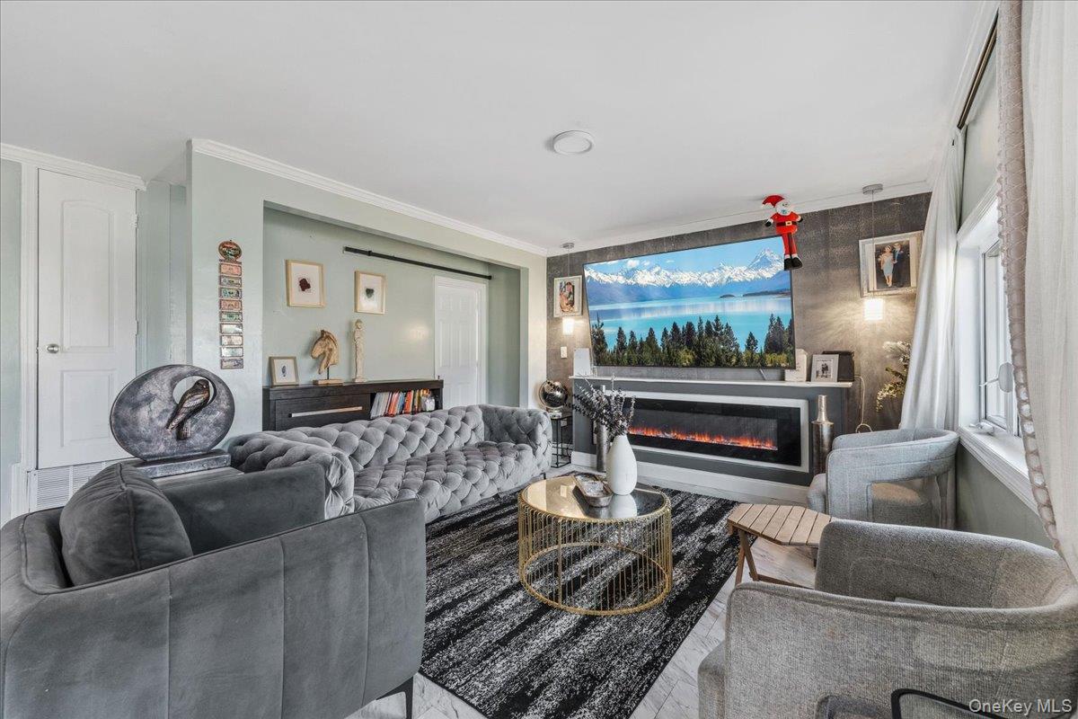 #4 photo, 28 Hemlock Street, サフォーク郡 Central Islip , NY 11722