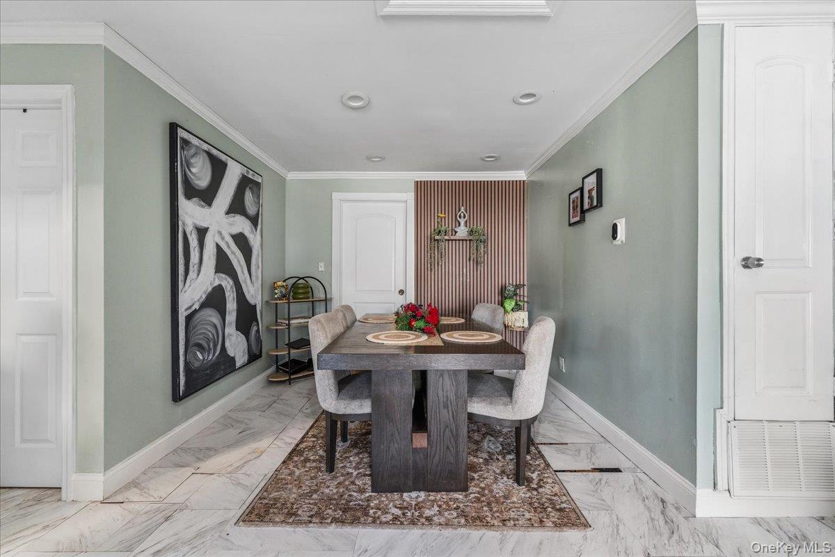 #9 photo, 28 Hemlock Street, サフォーク郡 Central Islip , NY 11722