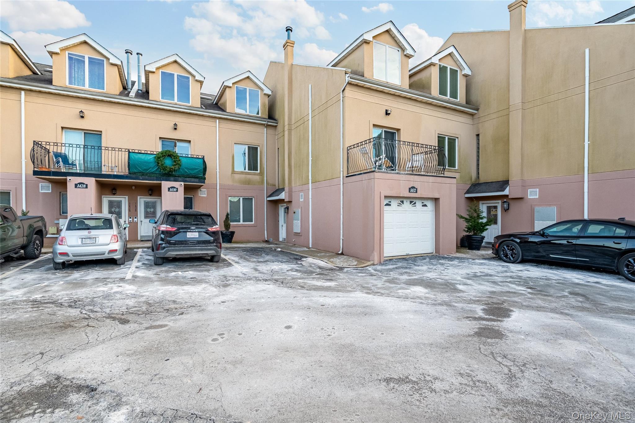 #1 photo, 1432 Outlook Avenue, הברונקס Bronx , NY 10465