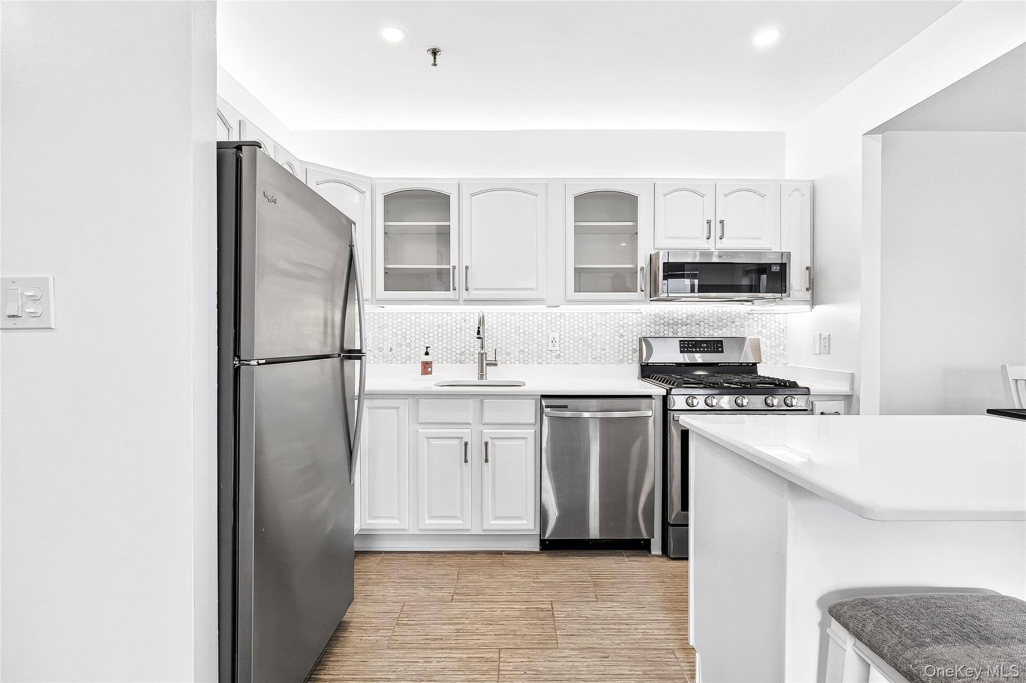 #11 photo, 1432 Outlook Avenue, הברונקס Bronx , NY 10465