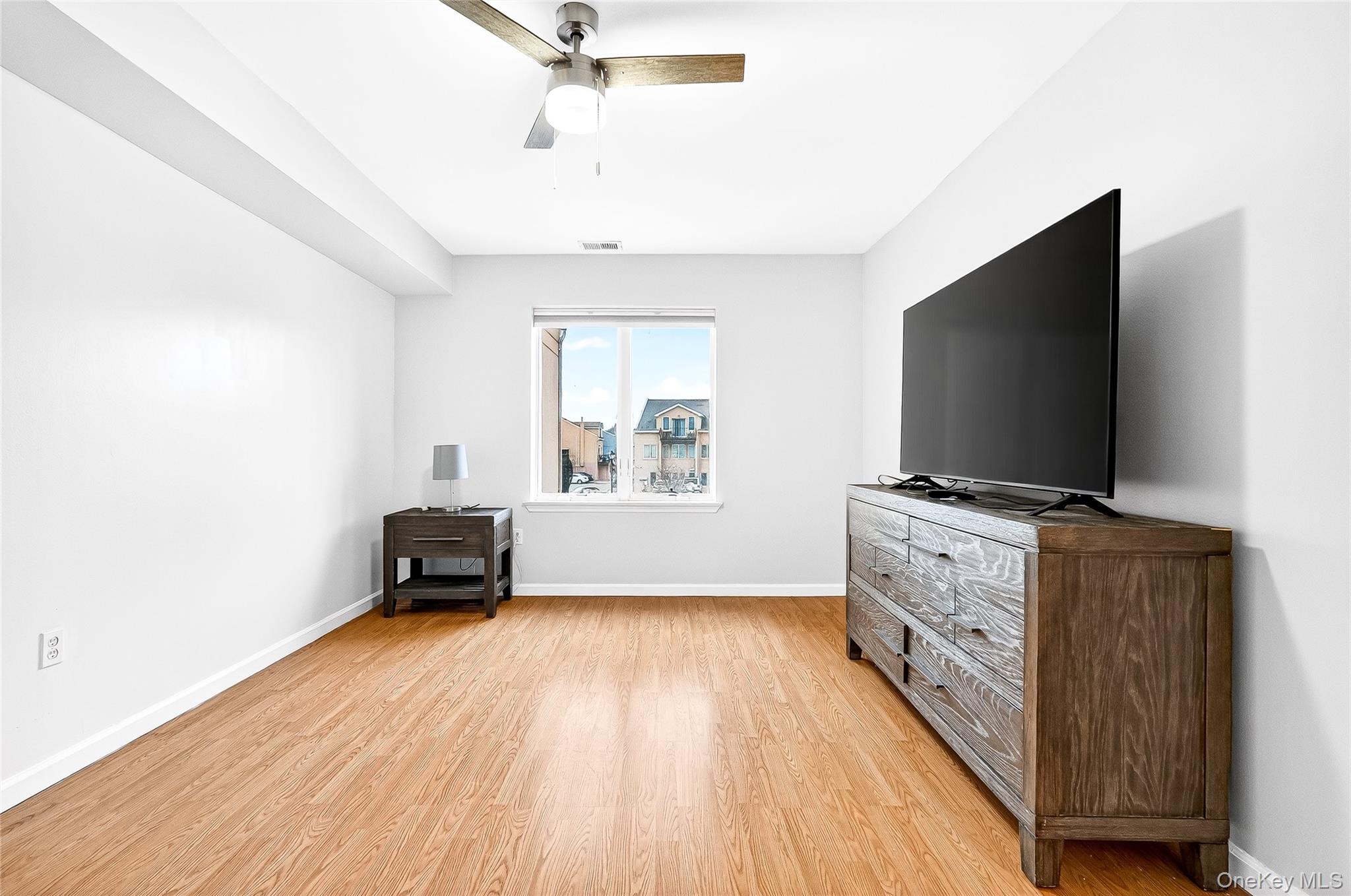 #20 photo, 1432 Outlook Avenue, הברונקס Bronx , NY 10465