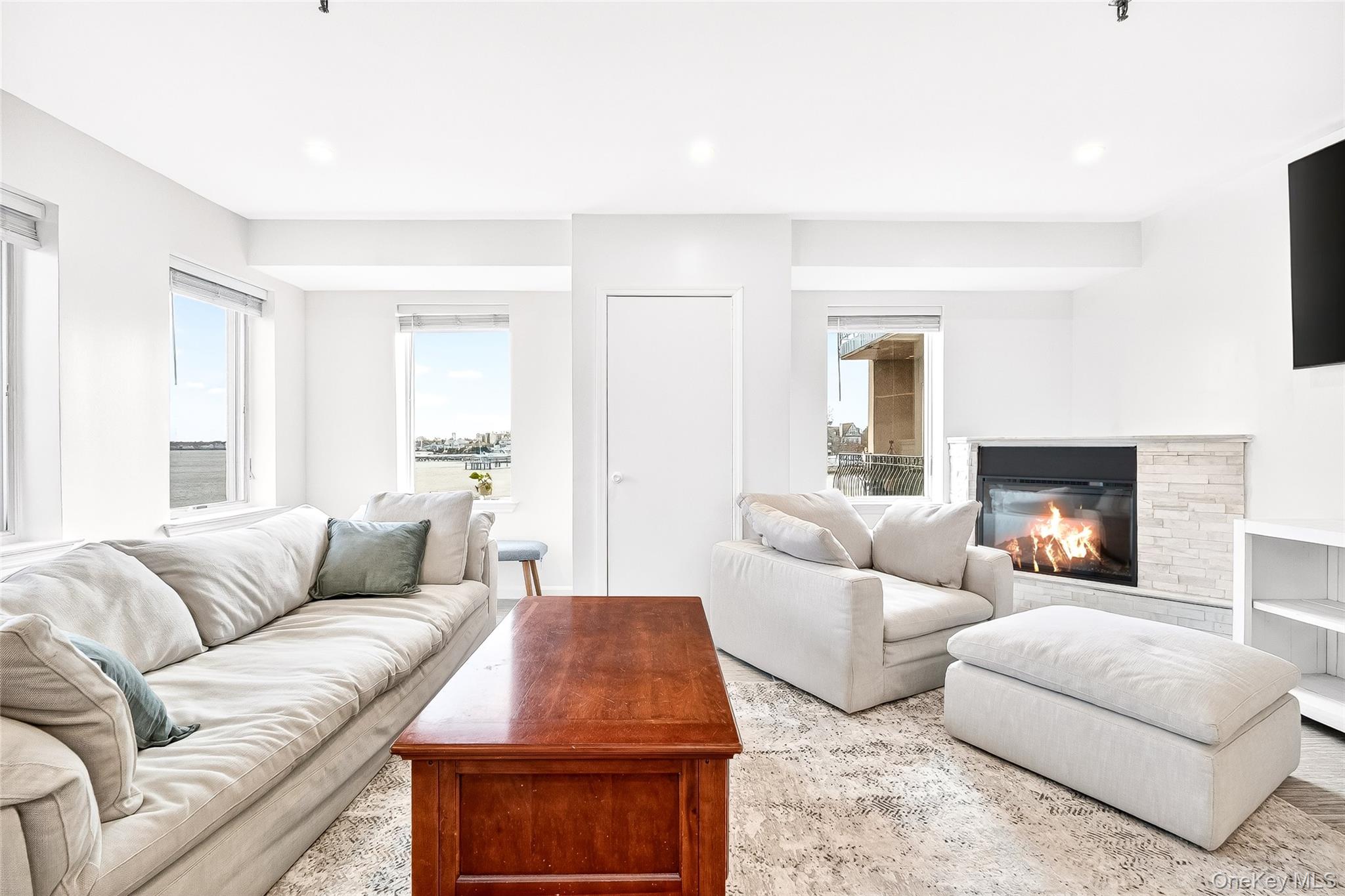 #6 photo, 1432 Outlook Avenue, הברונקס Bronx , NY 10465