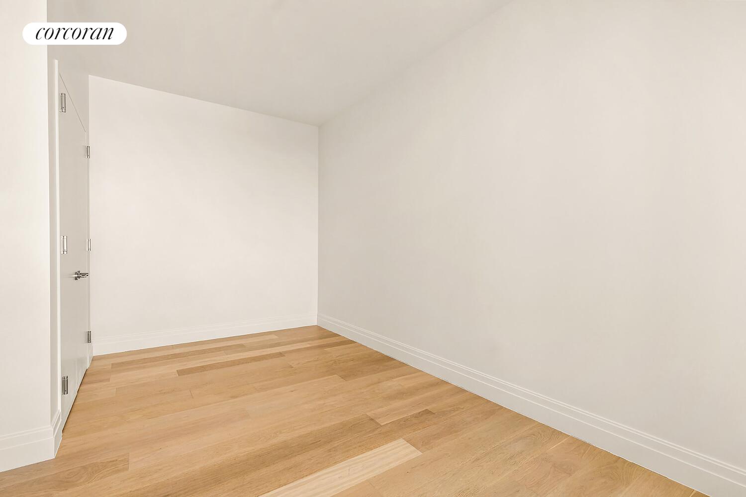 #4 photo, 30-55 VERNON Boulevard, Astoria , NY 11102