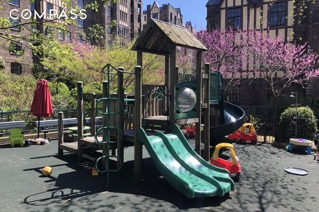 #19 photo, 116 Pinehurst Avenue, Hudson Heights , NY 10033