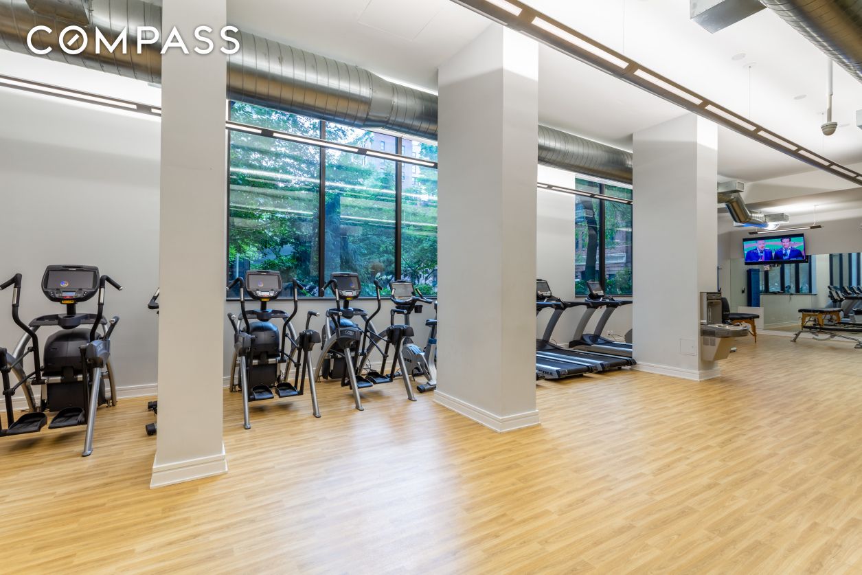 #15 photo, 150 E 69th Street, Lenox Hill , NY 10021