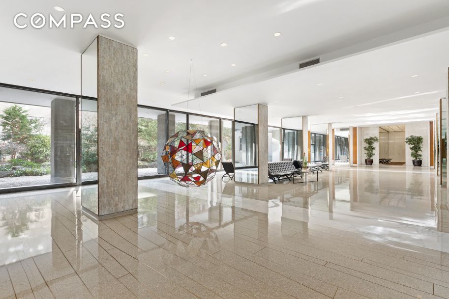 #16 photo, 150 E 69th Street, Lenox Hill , NY 10021