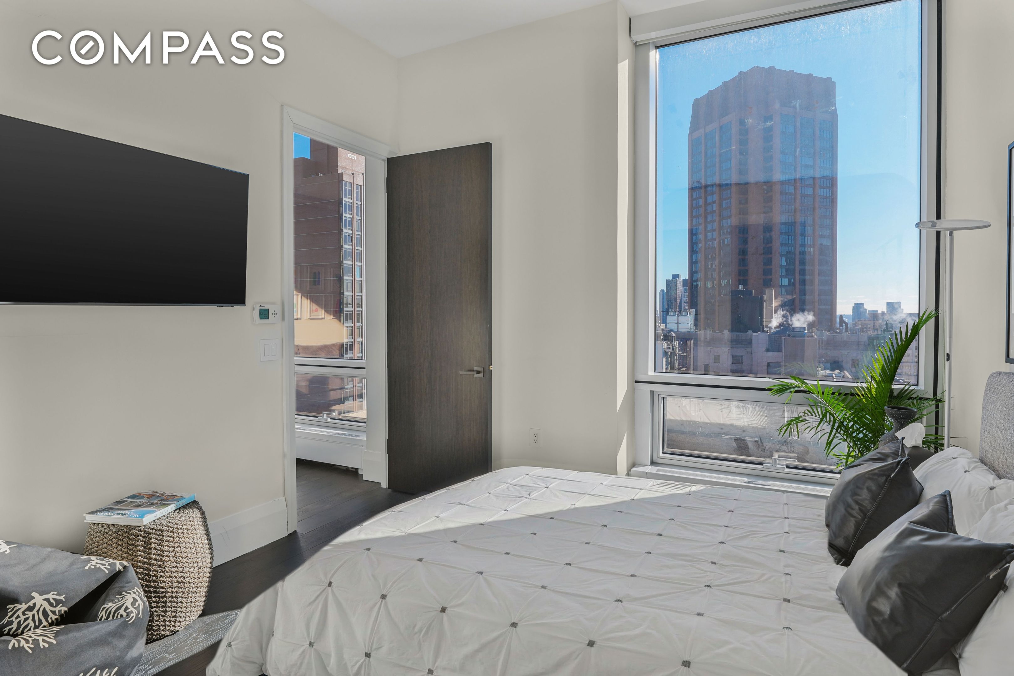 #11 photo, 172 Madison Avenue, Midtown , NY 10016