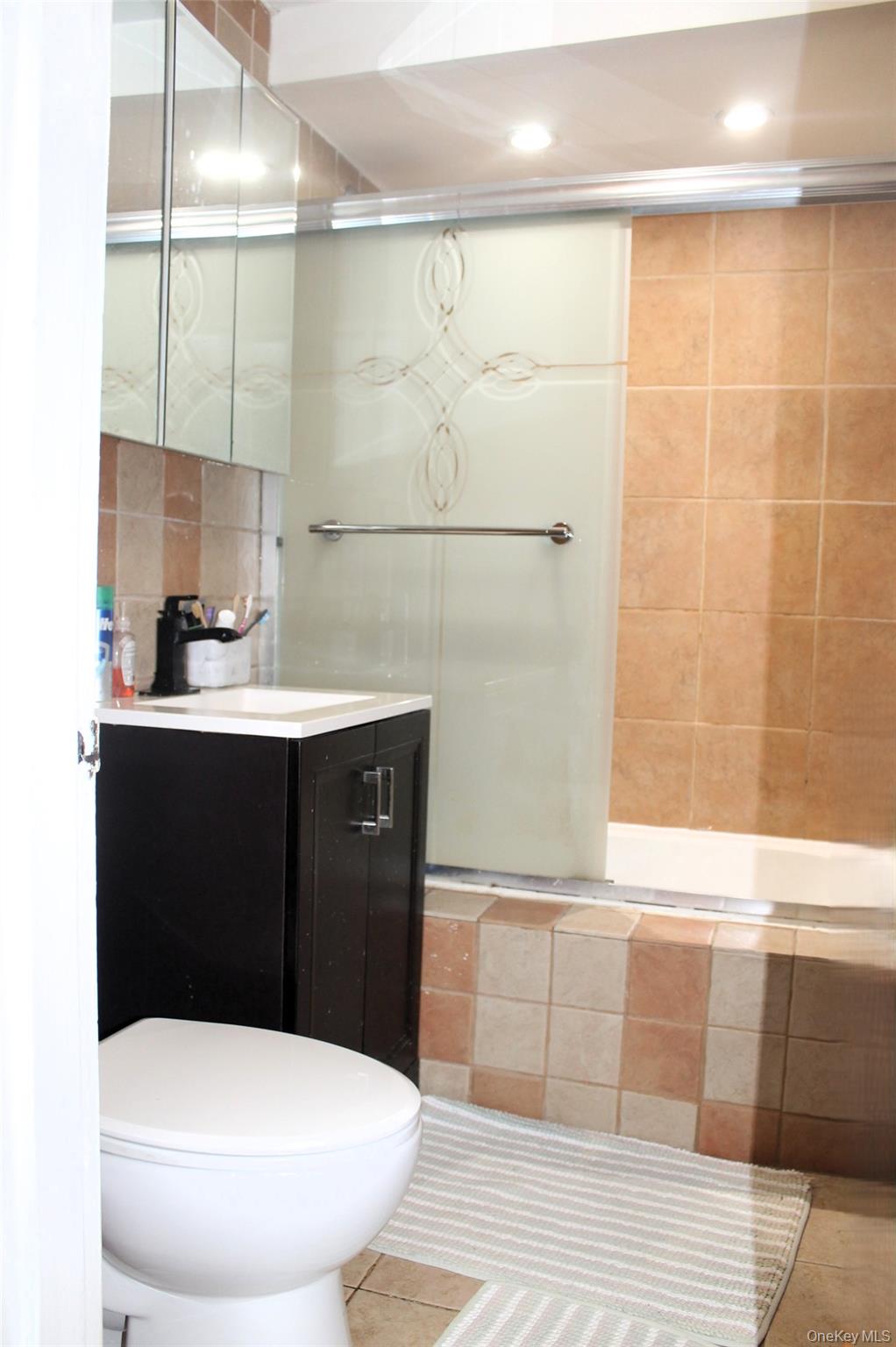 #10 photo, 87-30 204th Street, Hollis , NY 11423