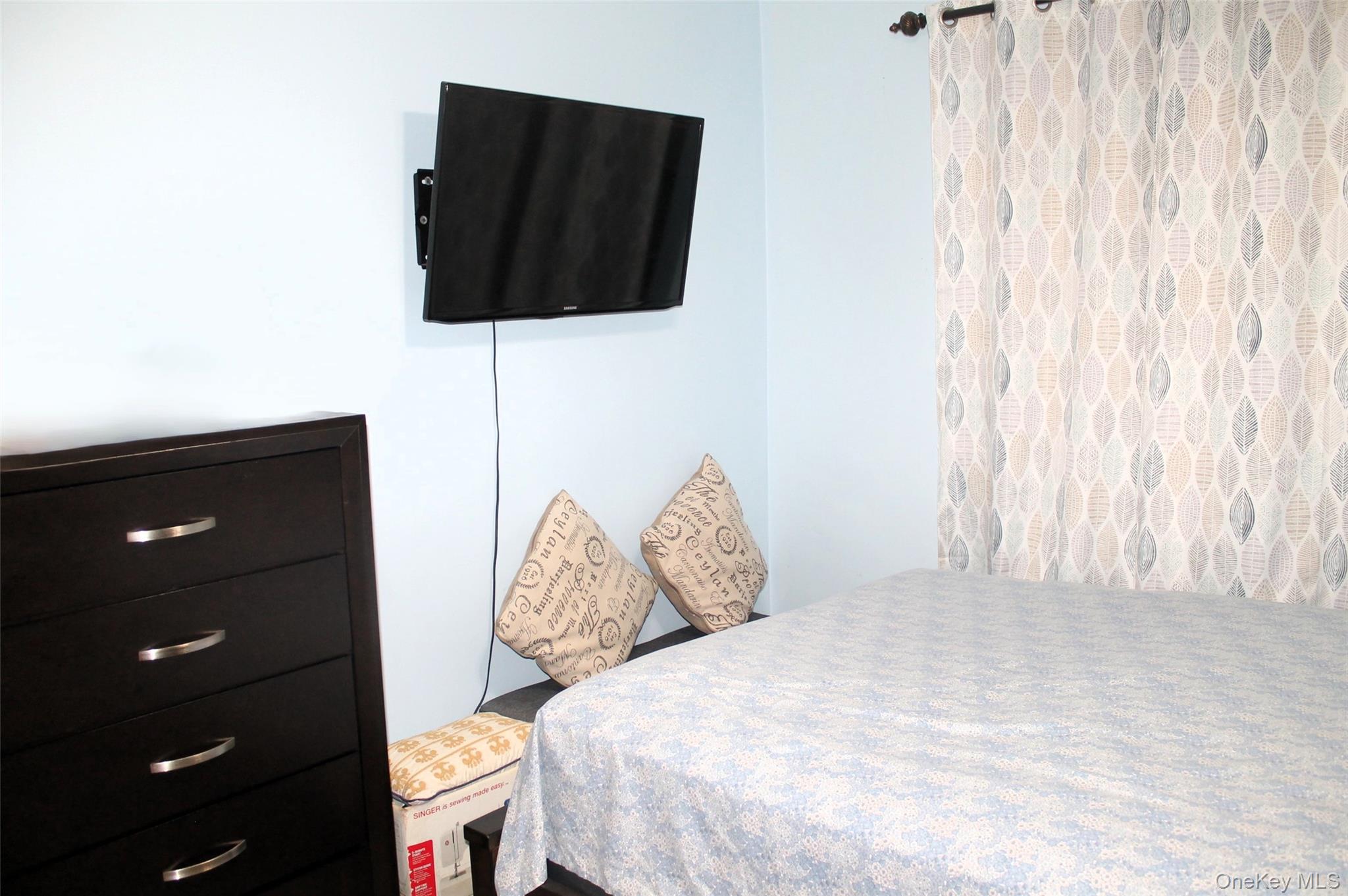 #15 photo, 87-30 204th Street, Hollis , NY 11423