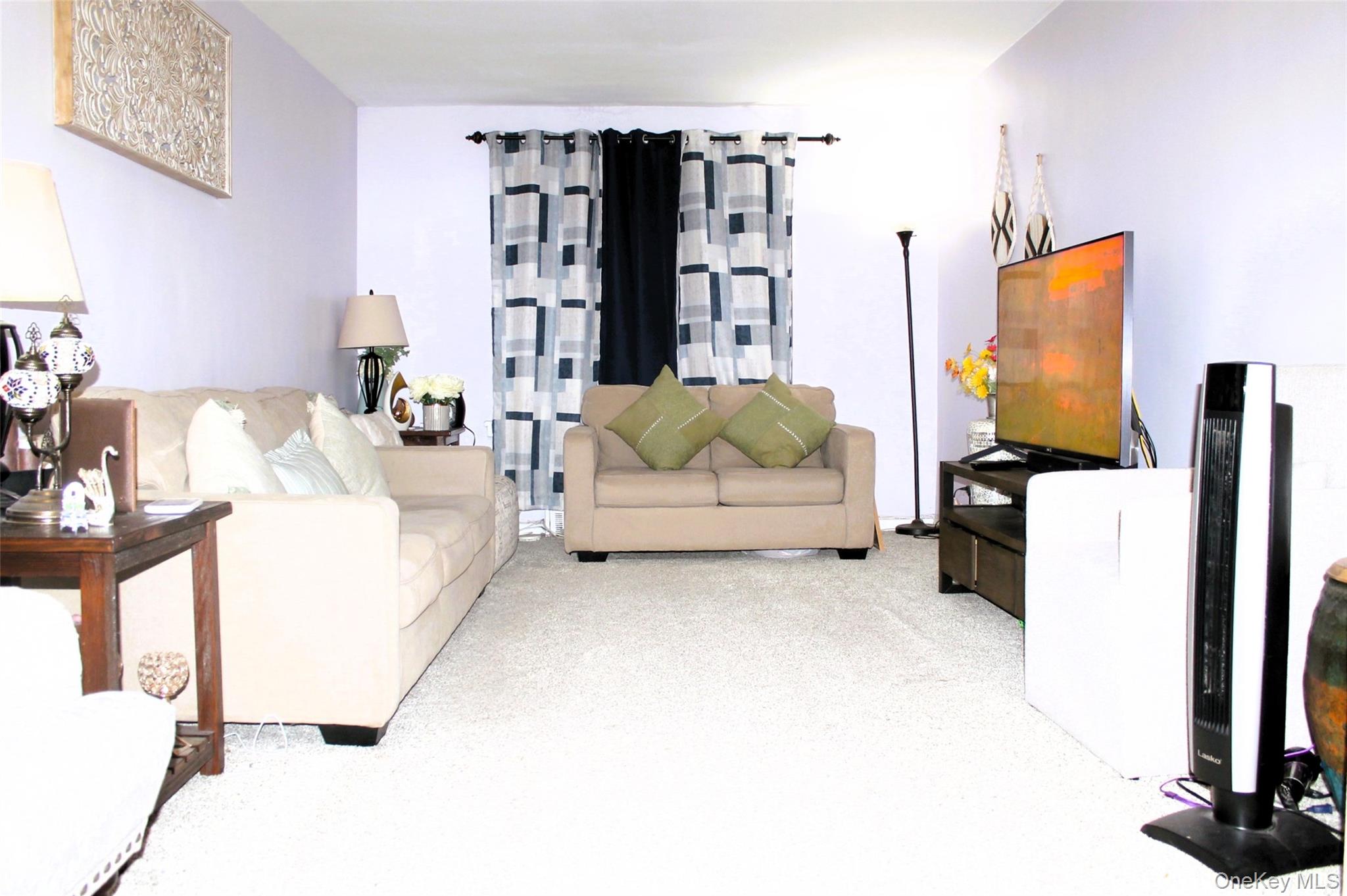 #8 photo, 87-30 204th Street, Hollis , NY 11423