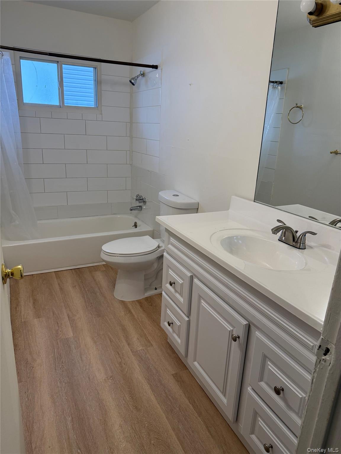 #5 photo, 40 Pinewood Drive, Shirley , NY 11967