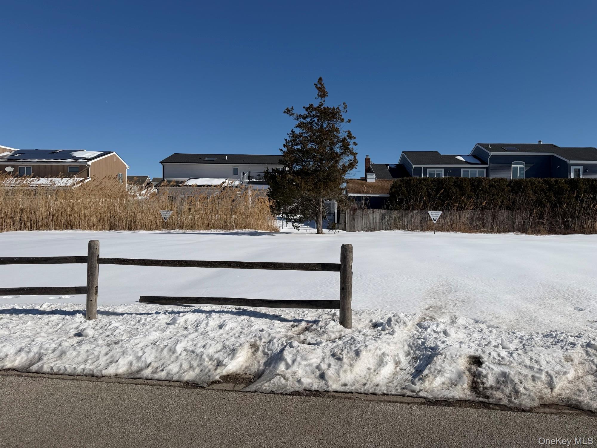 #4 photo, 891 S Bay Street, מחוז סאפוק Lindenhurst , NY 11757