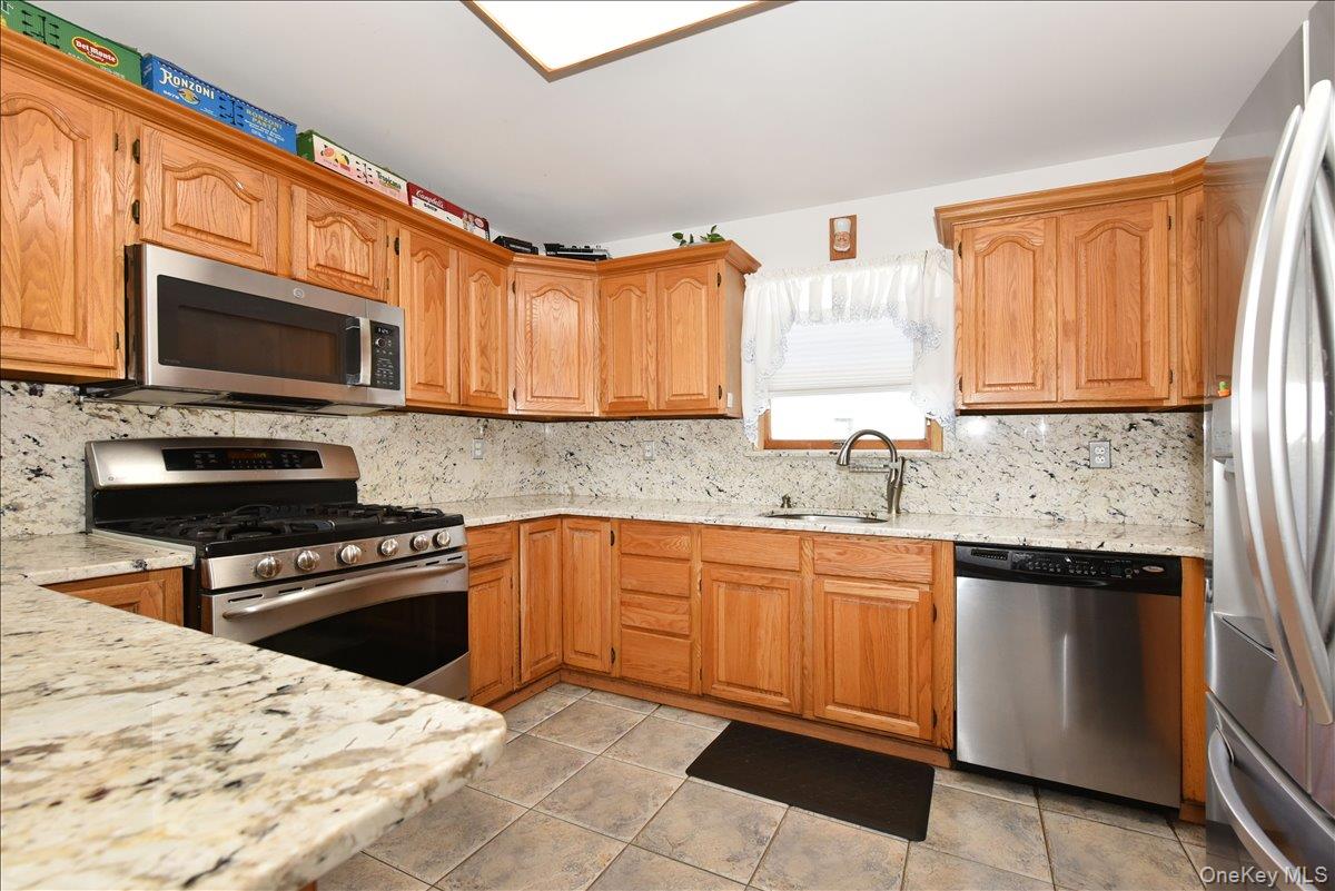 #2 photo, 236 Thelma Avenue, Merrick , NY 11566