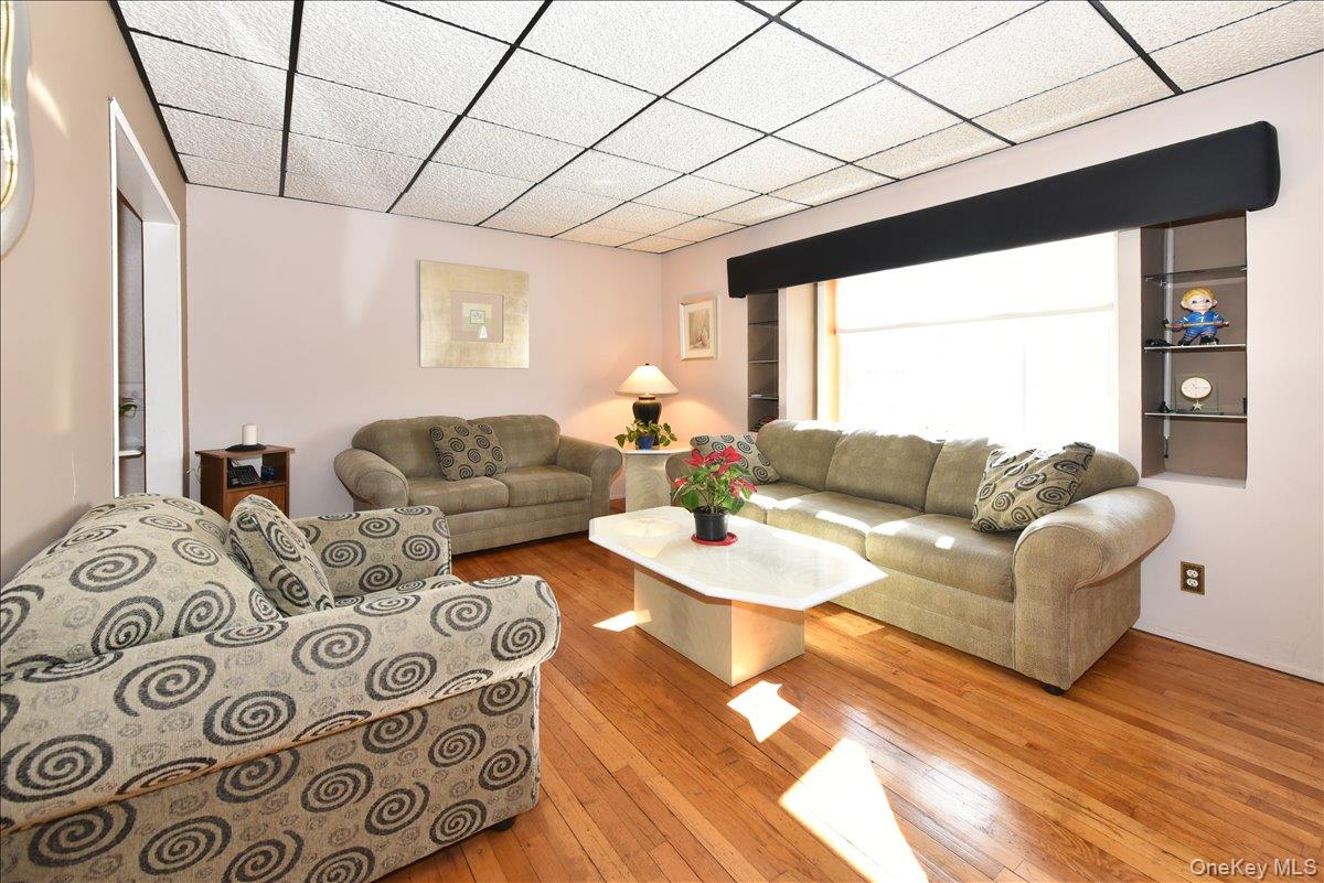 #8 photo, 236 Thelma Avenue, Merrick , NY 11566