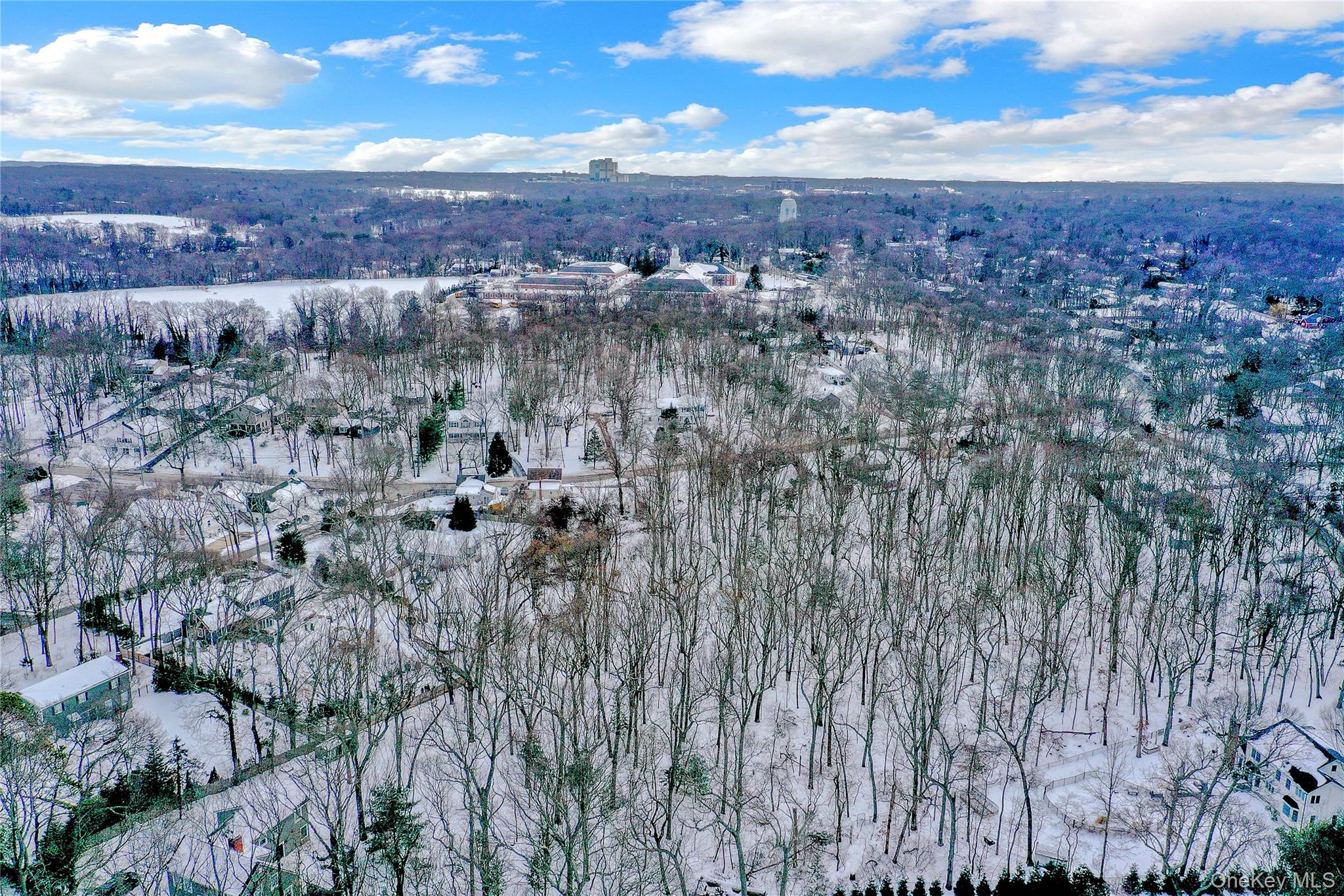 #8 photo, 37 Christian Avenue, 롱 아일랜드 Setauket , NY 11733