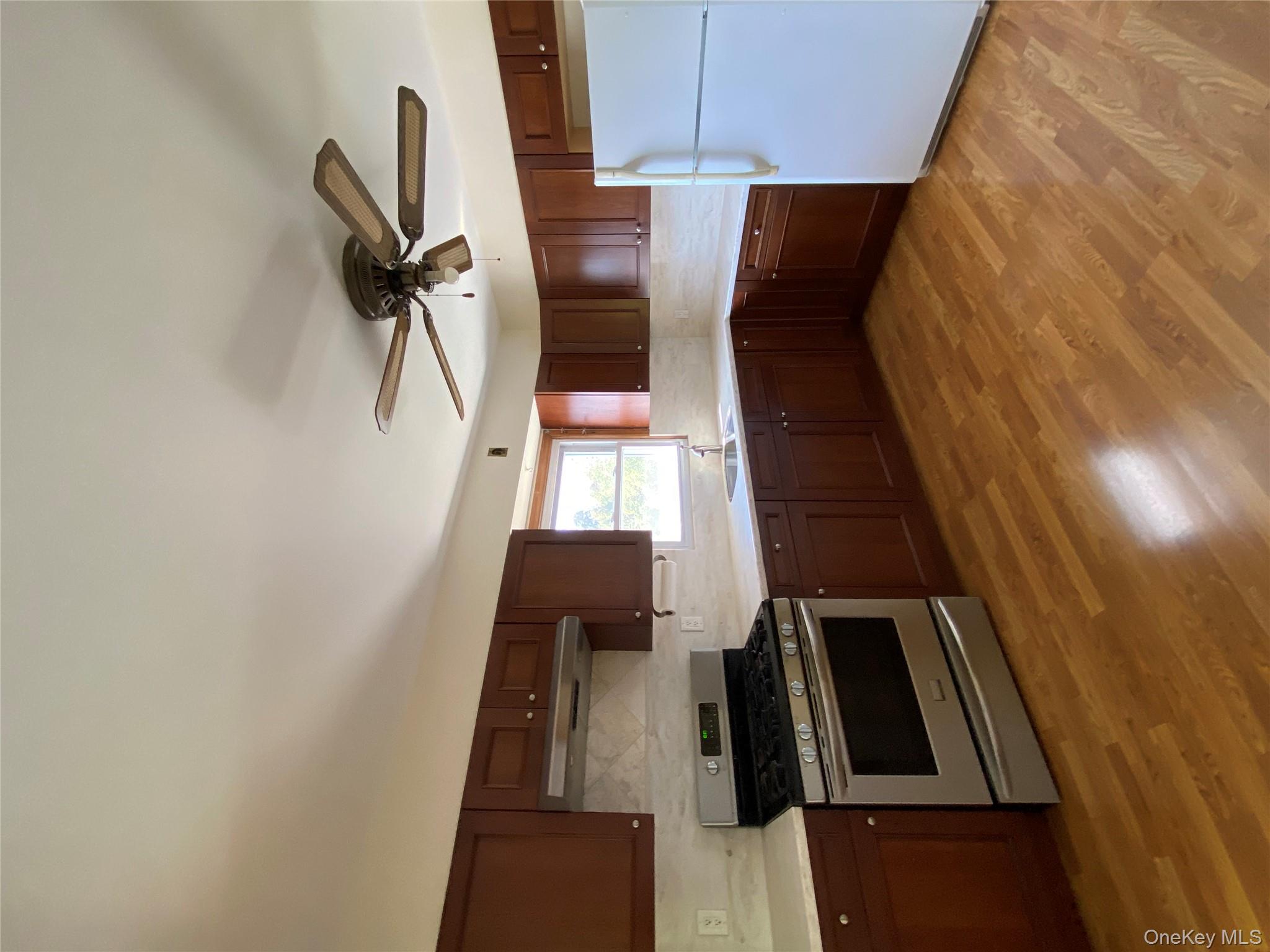 #11 photo, 297 Fairfield Avenue, Carle Place , NY 11514