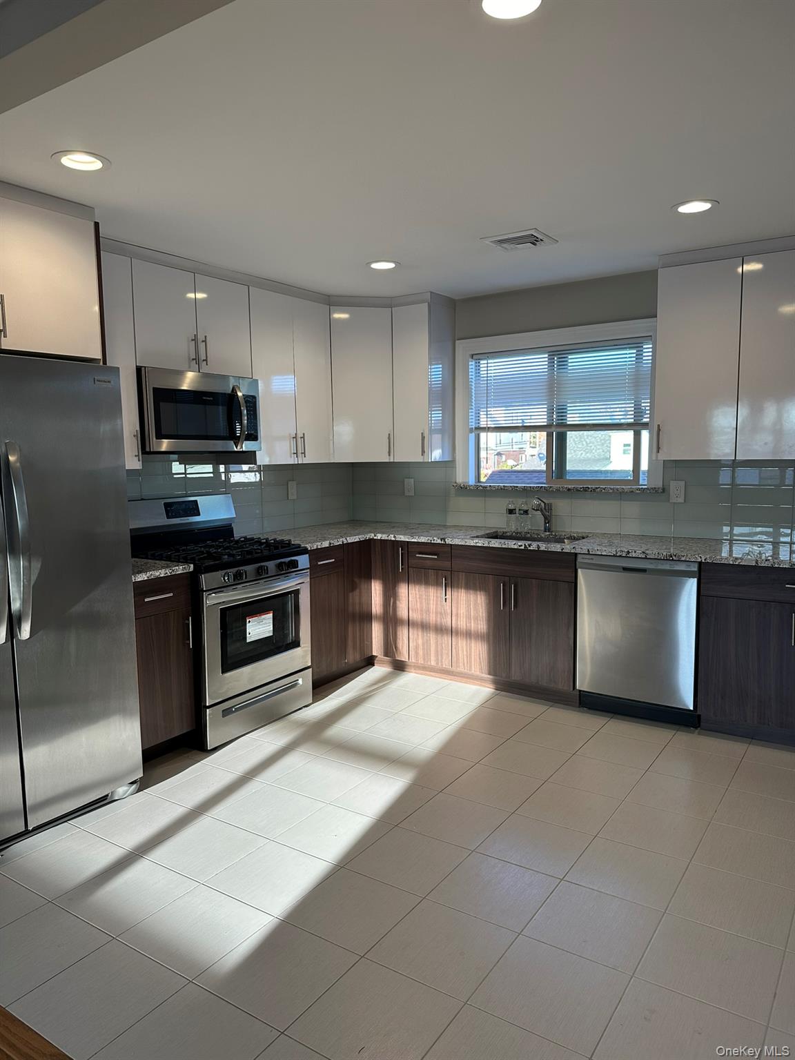 #9 photo, 60 Arlington Street, Mineola , NY 11501