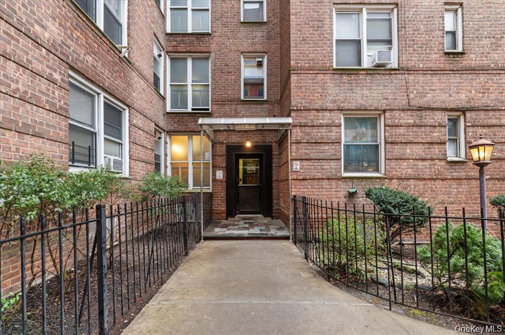 #15 photo, 134-30 Franklin Avenue, कुईंस Flushing , NY 11355