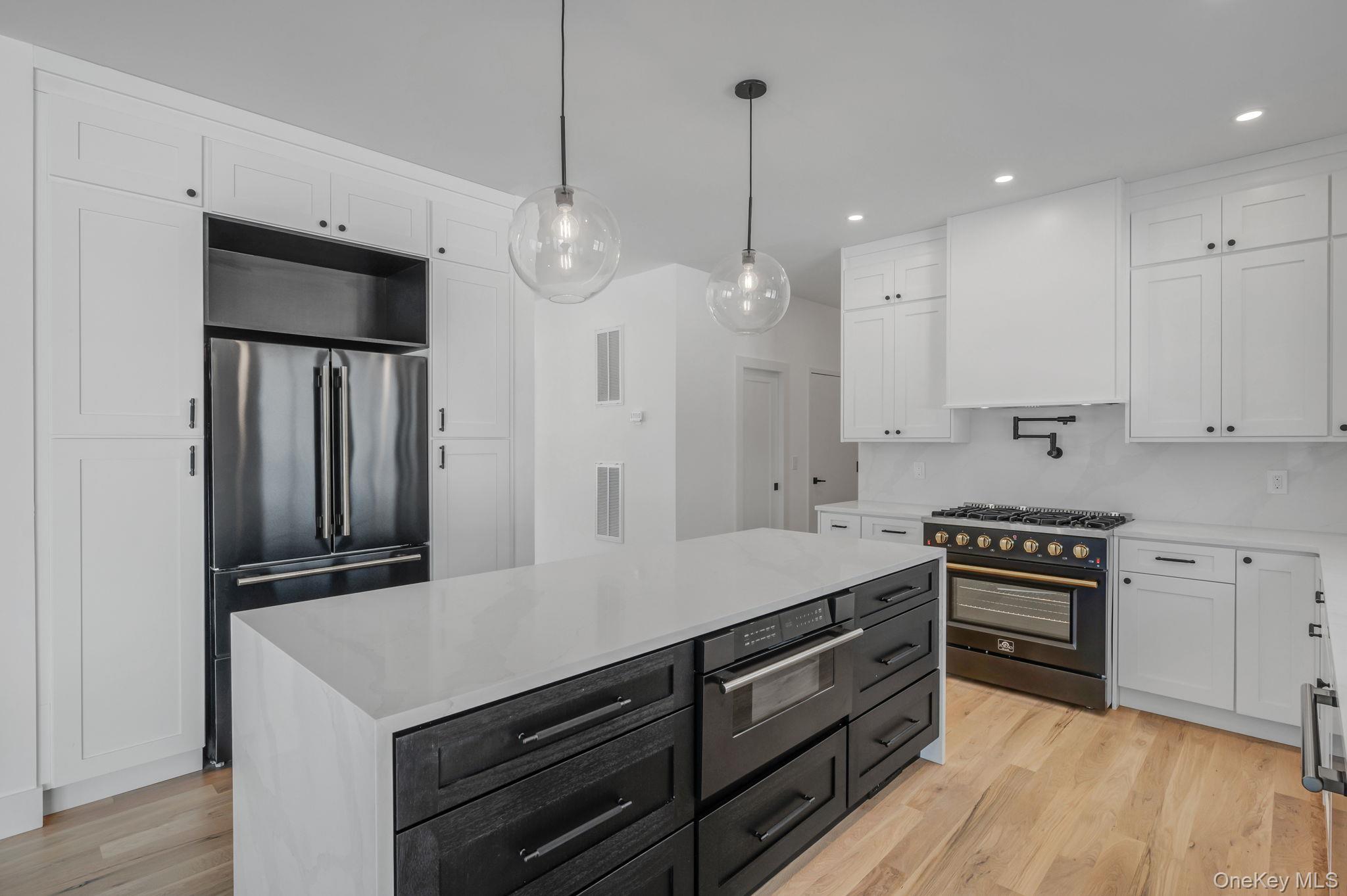 #13 photo, 38 Pond Lane, Levittown , NY 11756