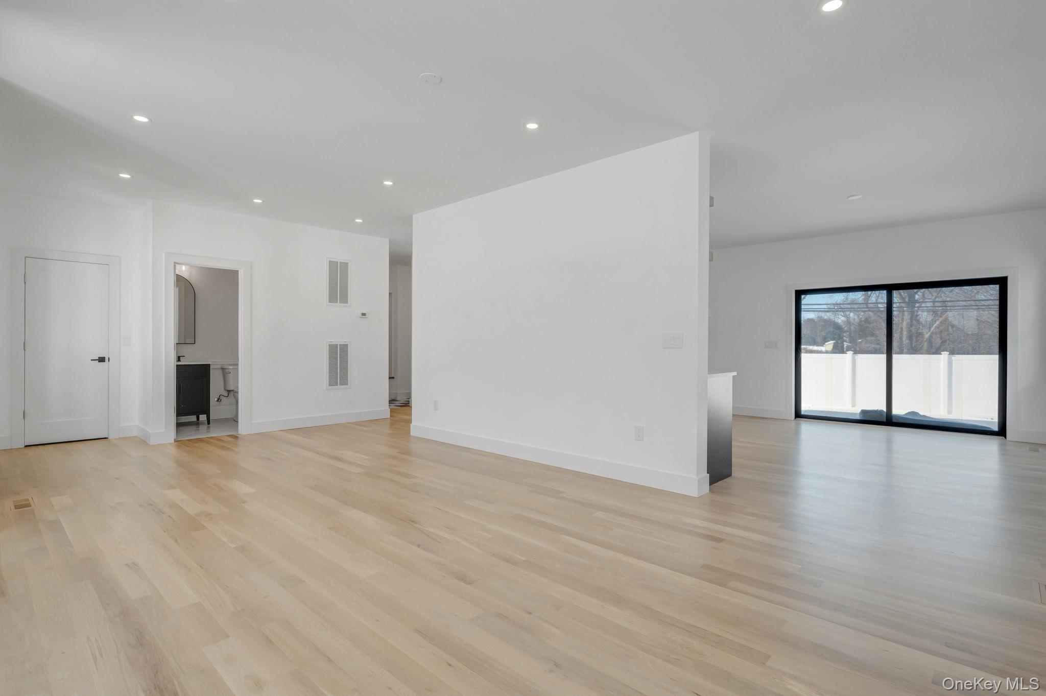 #5 photo, 38 Pond Lane, Levittown , NY 11756