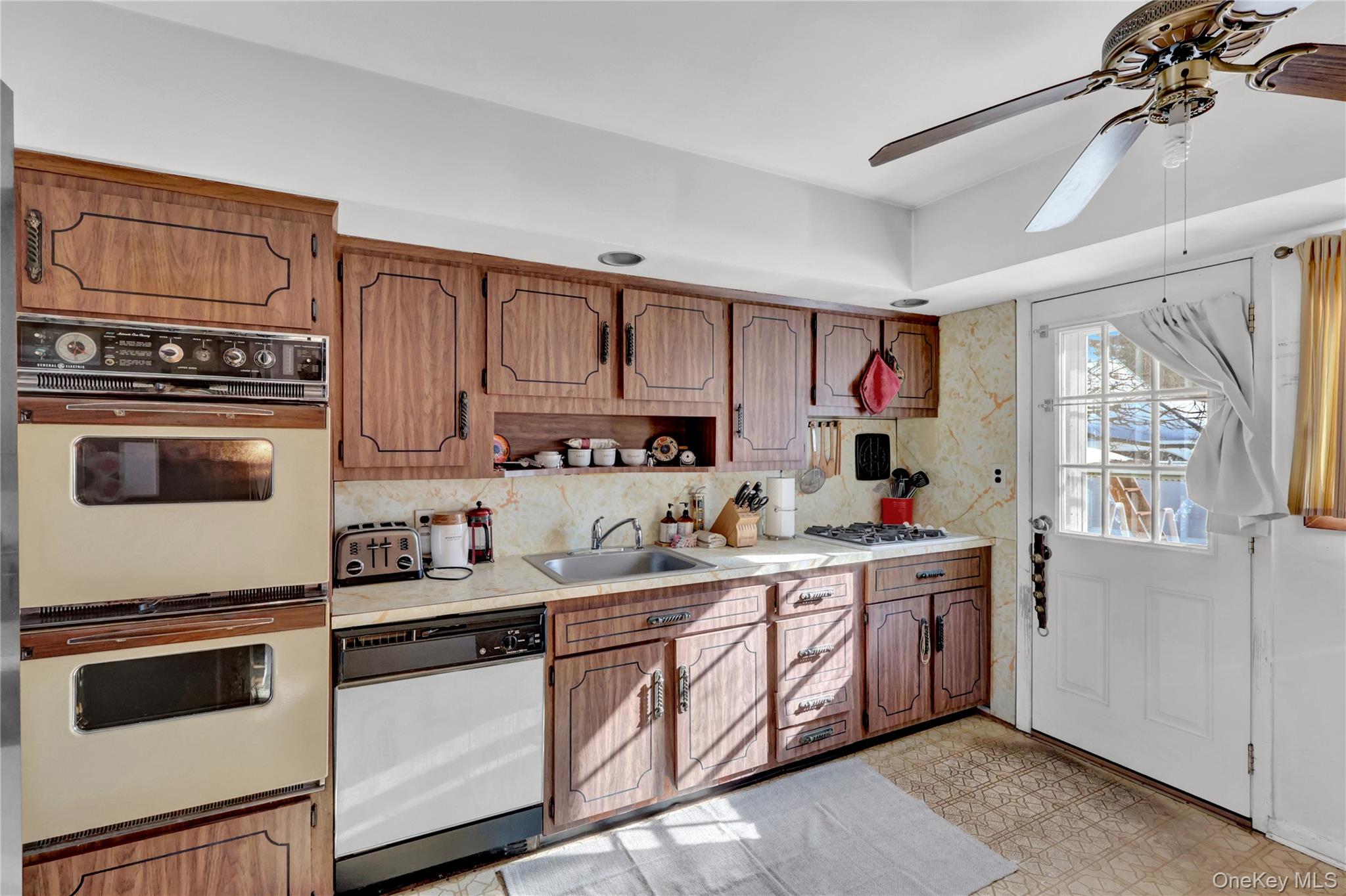 #11 photo, 266 N Kentucky, Massapequa , NY 11758