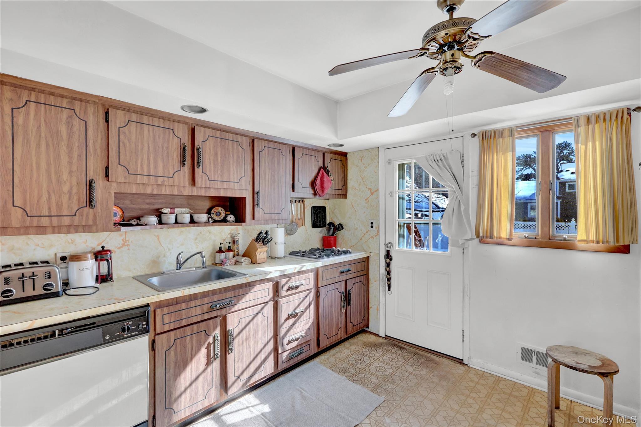 #12 photo, 266 N Kentucky, Massapequa , NY 11758