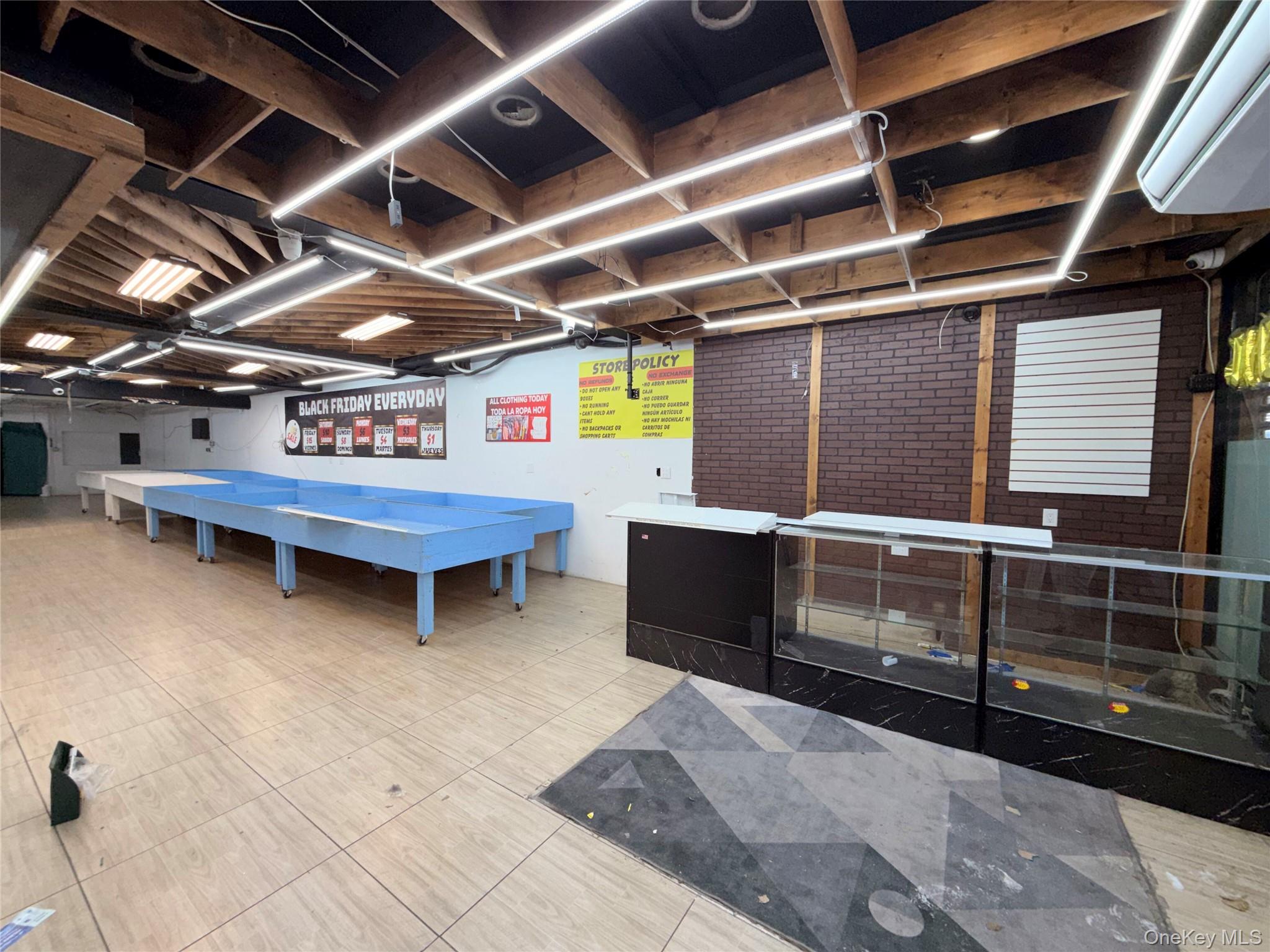 #11 photo, 272 E 198th Street, 브롱크스 Bronx , NY 10458