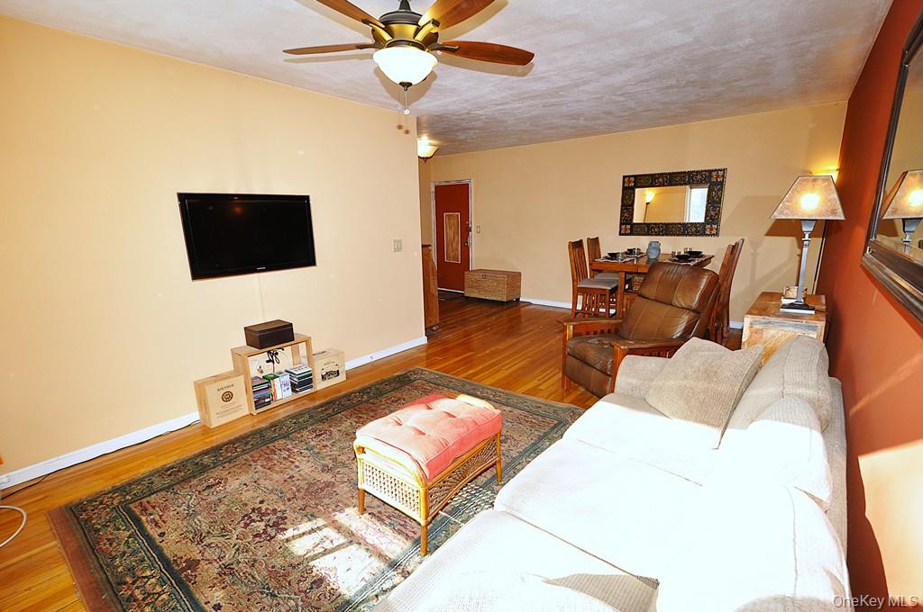 #6 photo, 4 Wildwood Road, Hartsdale , NY 10530