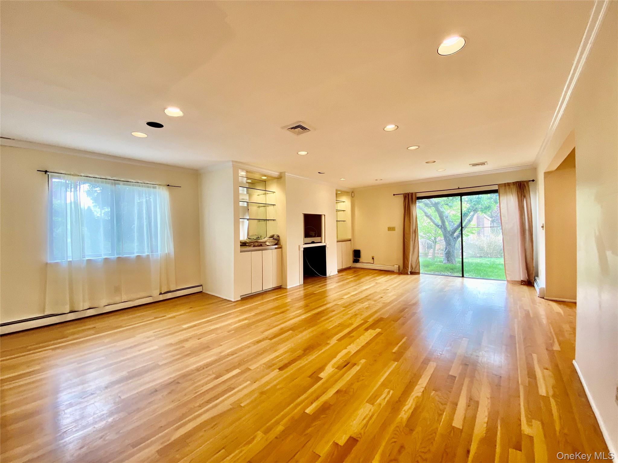 #3 photo, 75 Greenway Close, Rye Brook , NY 10573