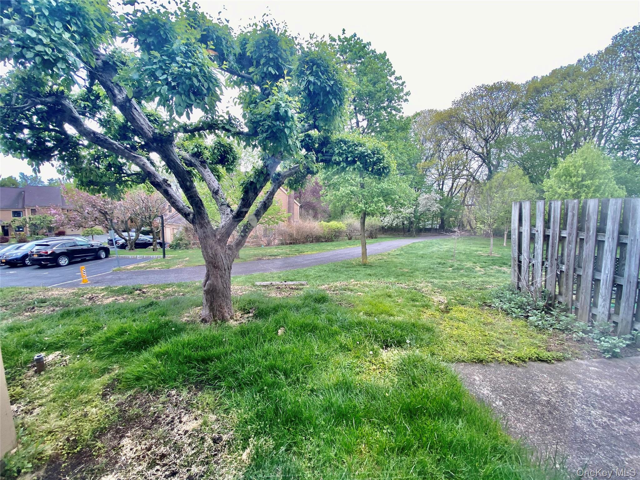 #6 photo, 75 Greenway Close, Rye Brook , NY 10573