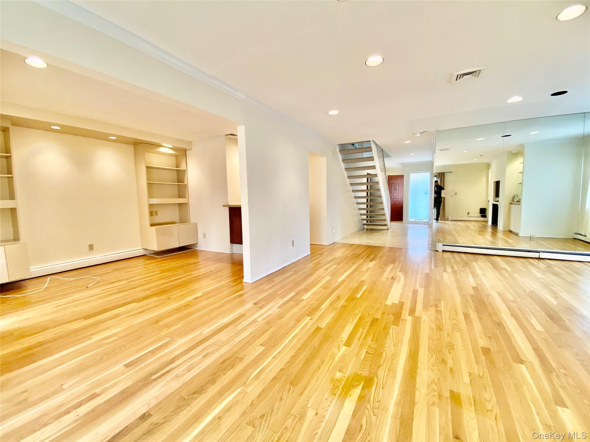 #8 photo, 75 Greenway Close, Rye Brook , NY 10573