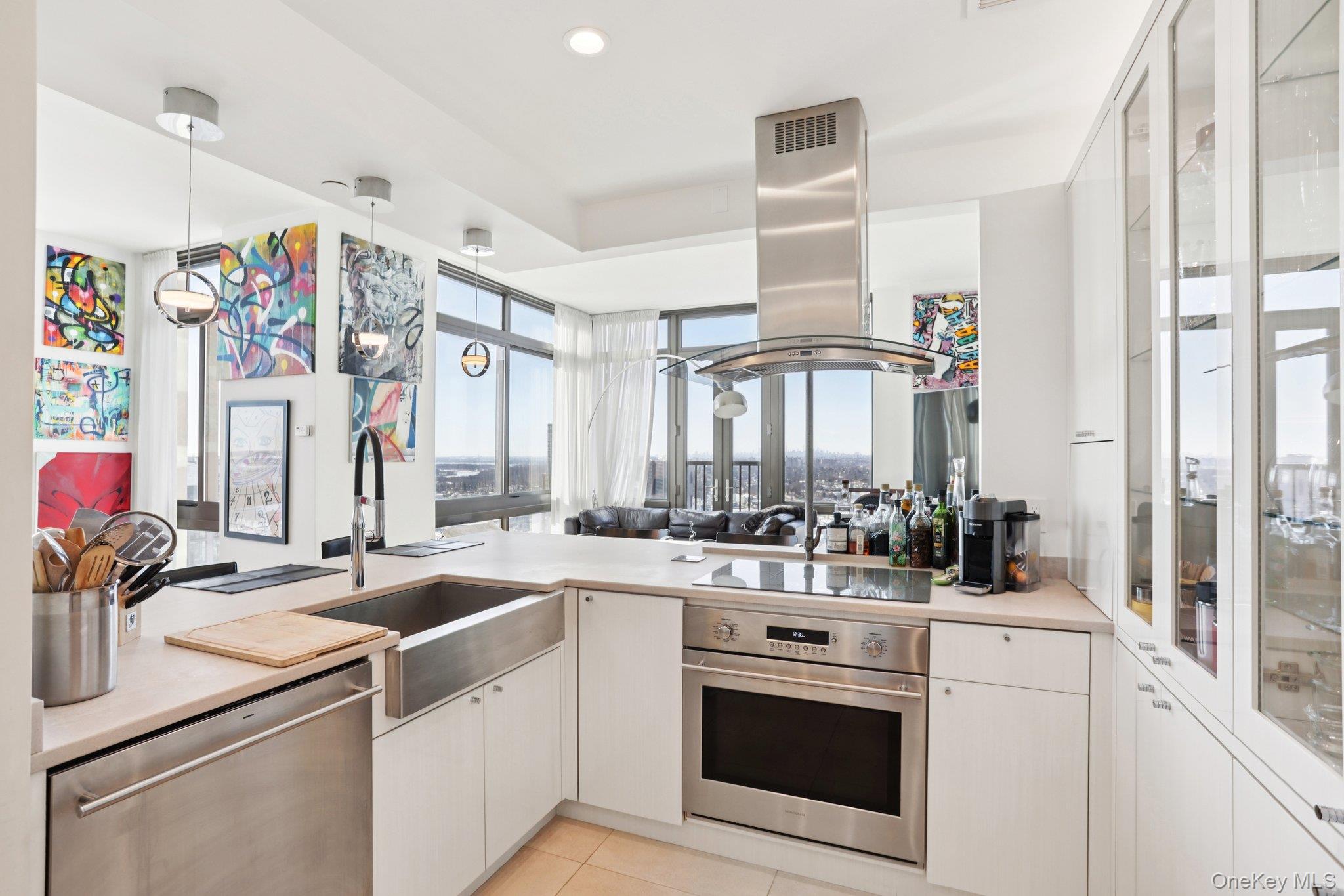 #2 photo, 175 Huguenot Street, New Rochelle , NY 10801