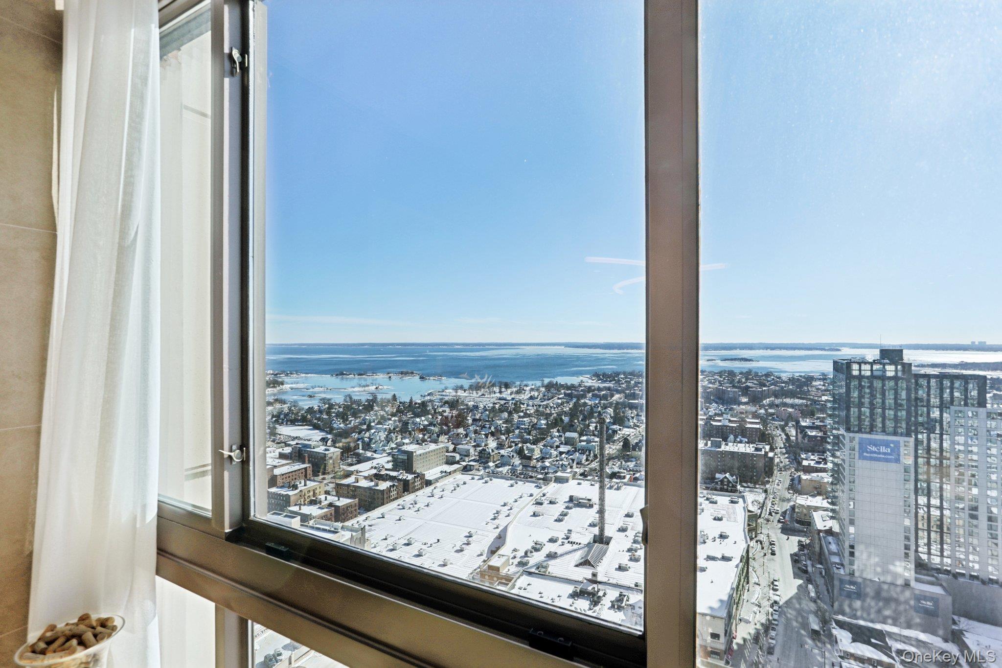 #4 photo, 175 Huguenot Street, New Rochelle , NY 10801