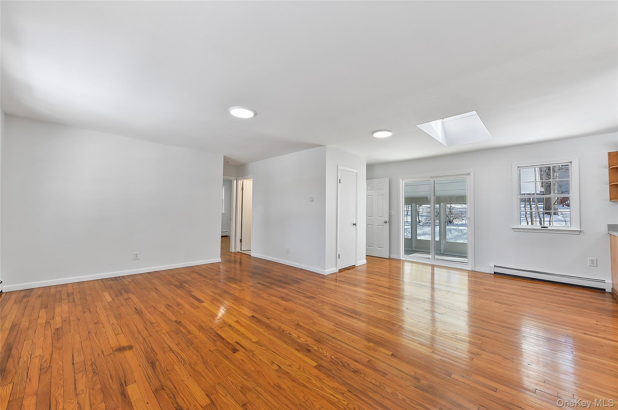 #4 photo, 320 Walnut Avenue, New Windsor , NY 12553