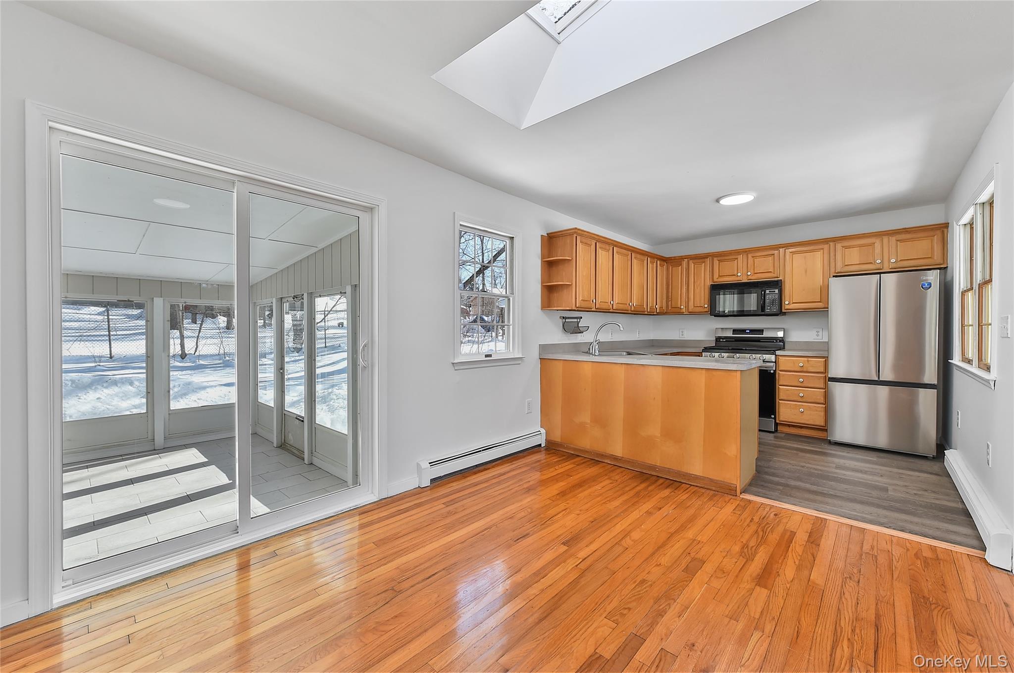 #6 photo, 320 Walnut Avenue, New Windsor , NY 12553