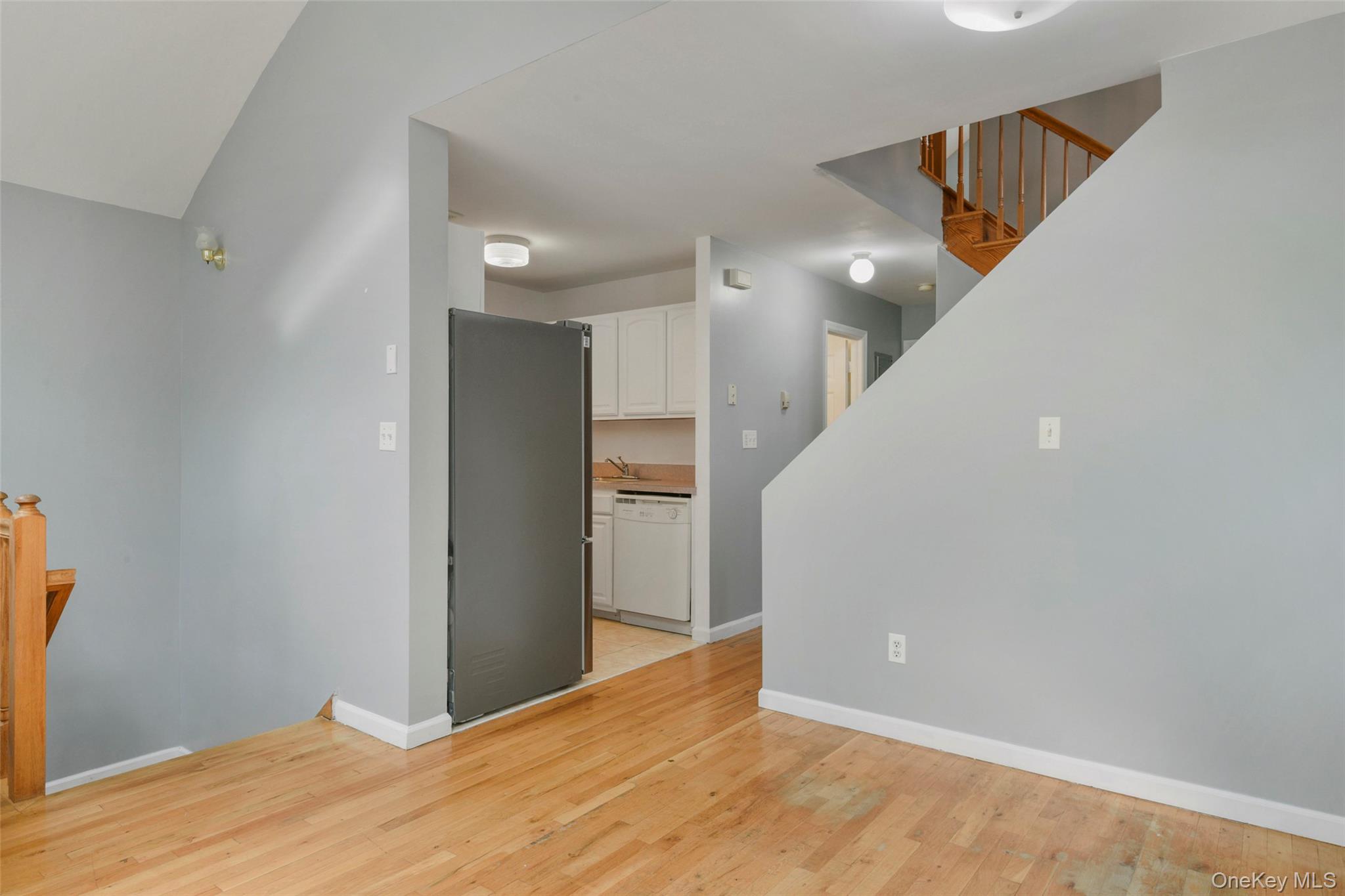 #5 photo, 3546 Huguenot Avenue, הברונקס Bronx , NY 10475