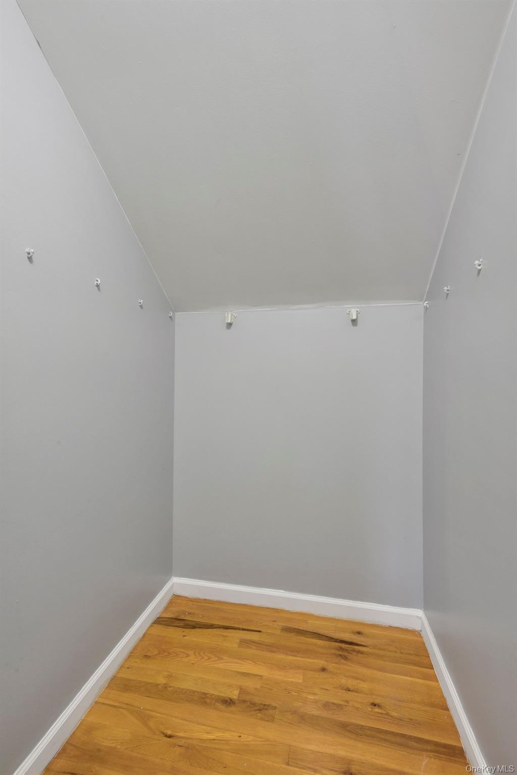 #9 photo, 3546 Huguenot Avenue, הברונקס Bronx , NY 10475