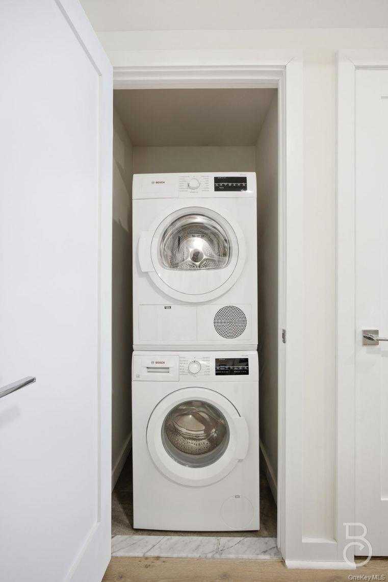 #11 photo, 23-23 30th Road, अस्टोरिया Astoria , NY 11102