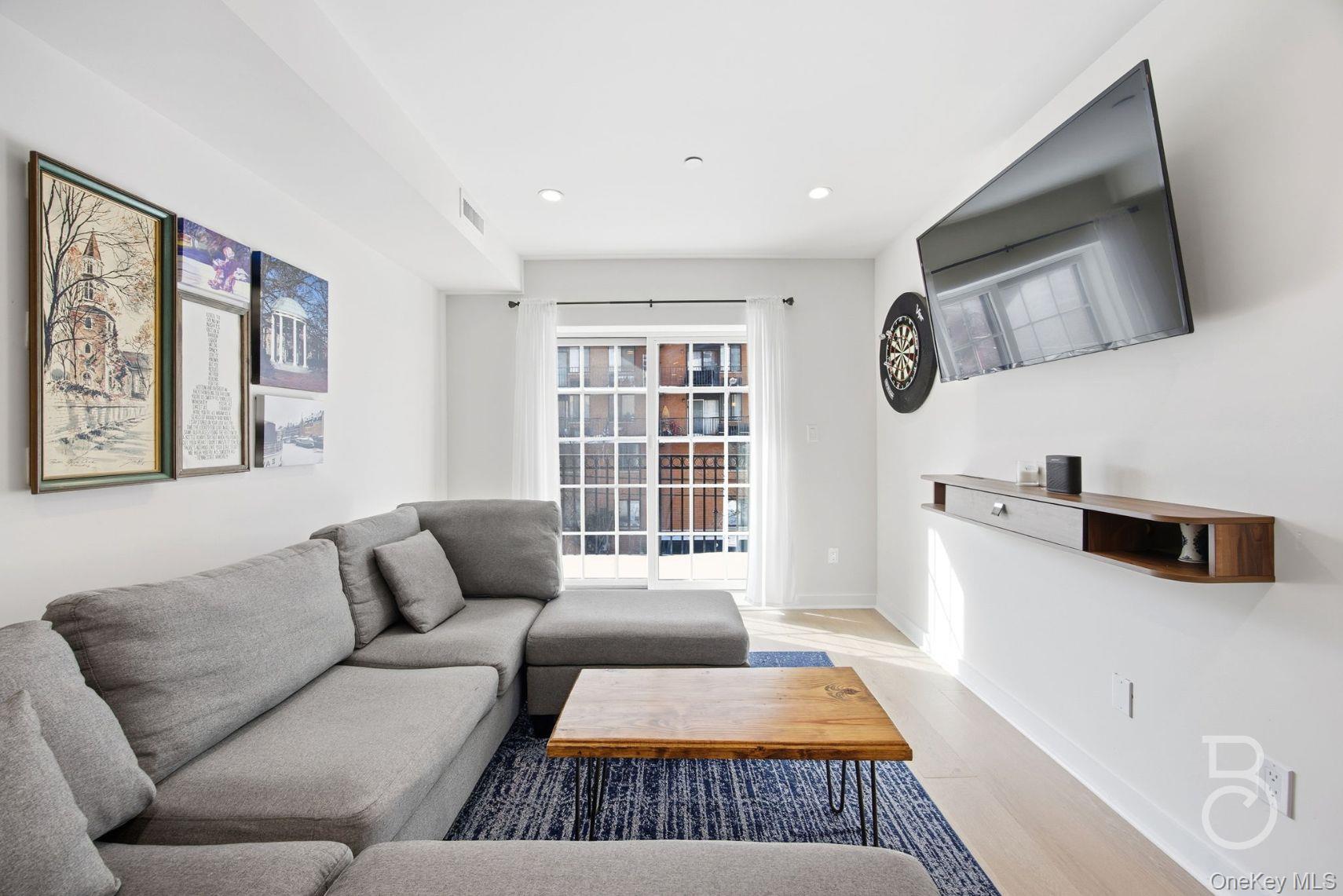 #8 photo, 23-23 30th Road, अस्टोरिया Astoria , NY 11102